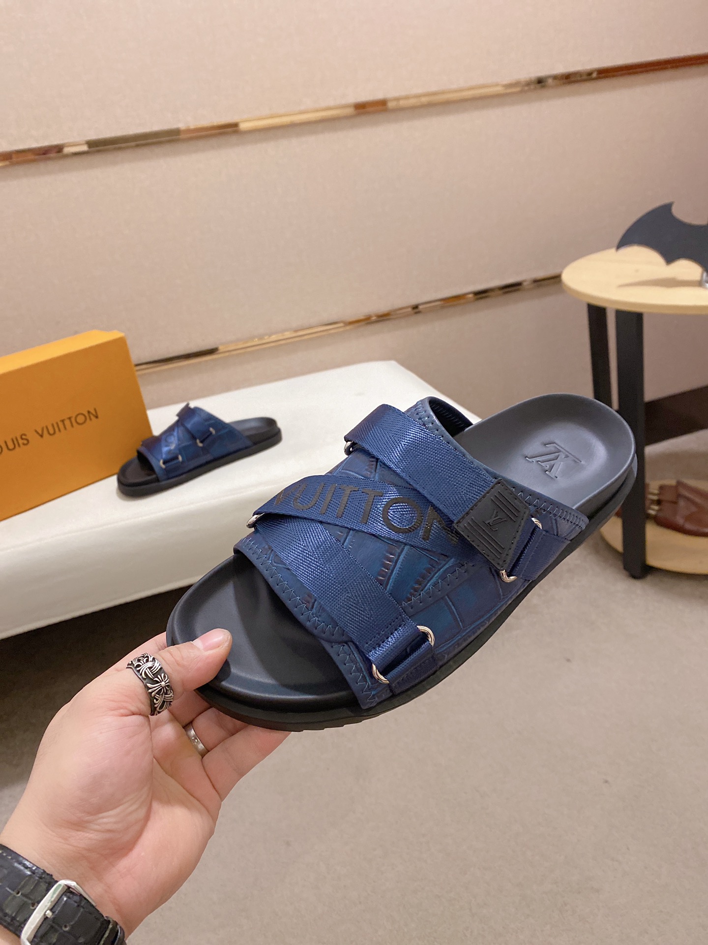 Louis Vuitton Honolulu Sneaker 2 - vstockx