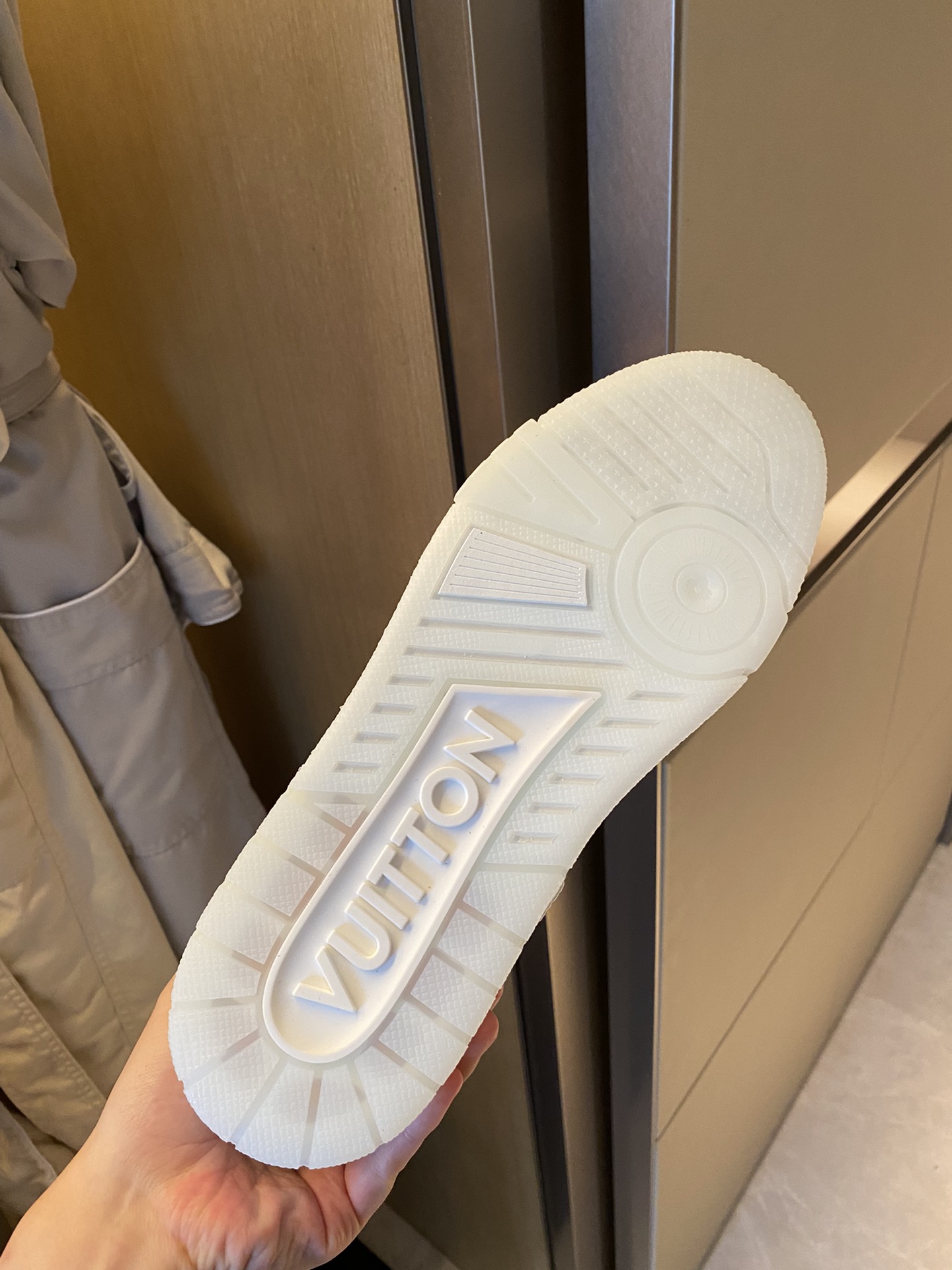 Louis Vuitton LV TRAINERS SNEAKER 9 - vstockx