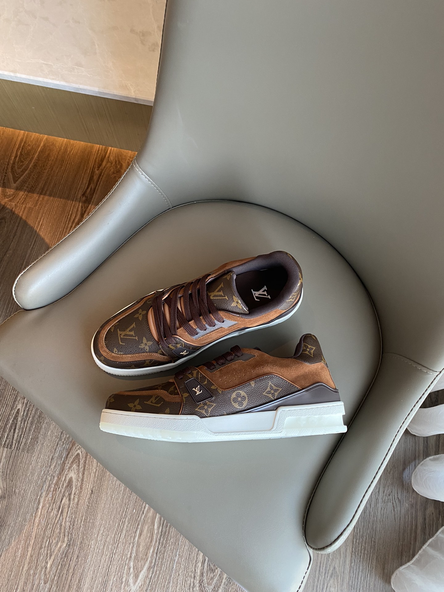 Louis Vuitton LV TRAINERS SNEAKER 9 - vstockx