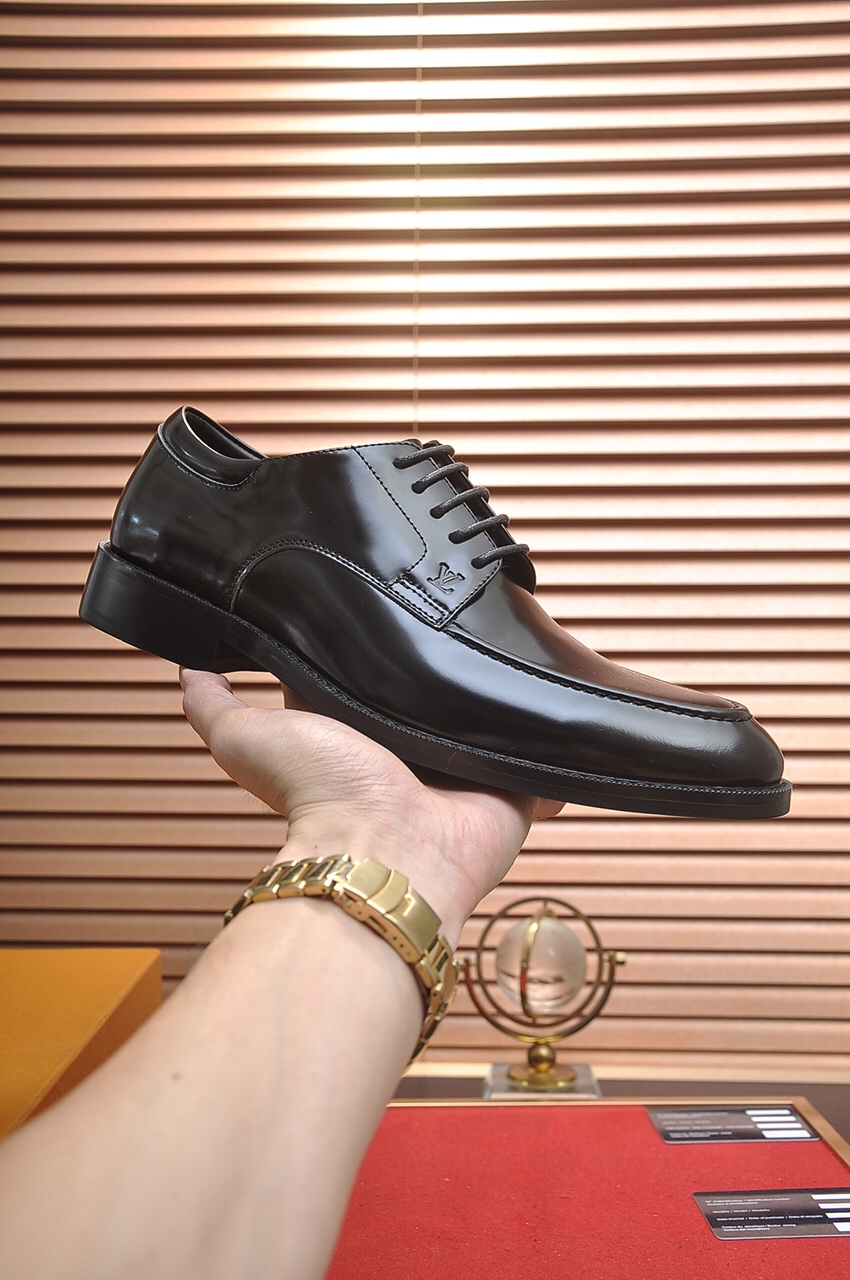 Louis Vuitton Leather Boots 46 - vstockx