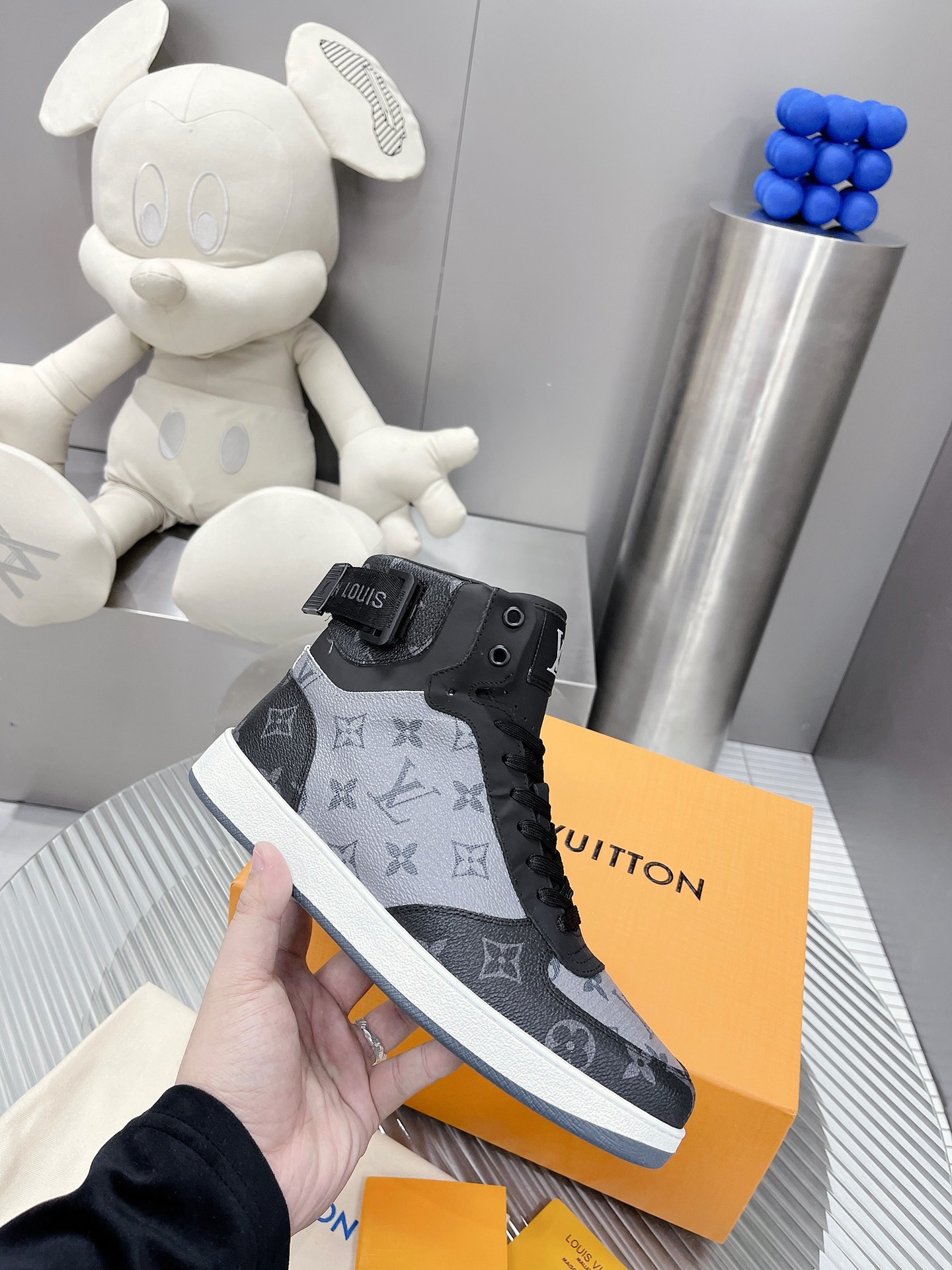 Louis Vuitton RIVOLI TRAINER BOOTS SNEAKER 11 - vstockx