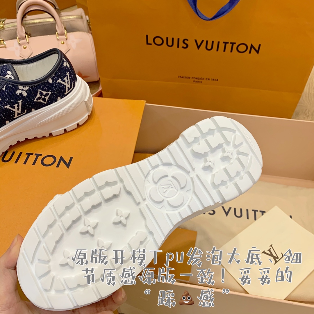 Louis Vuitton LV SQUAD TRAINER BOOTS 5 - vstockx