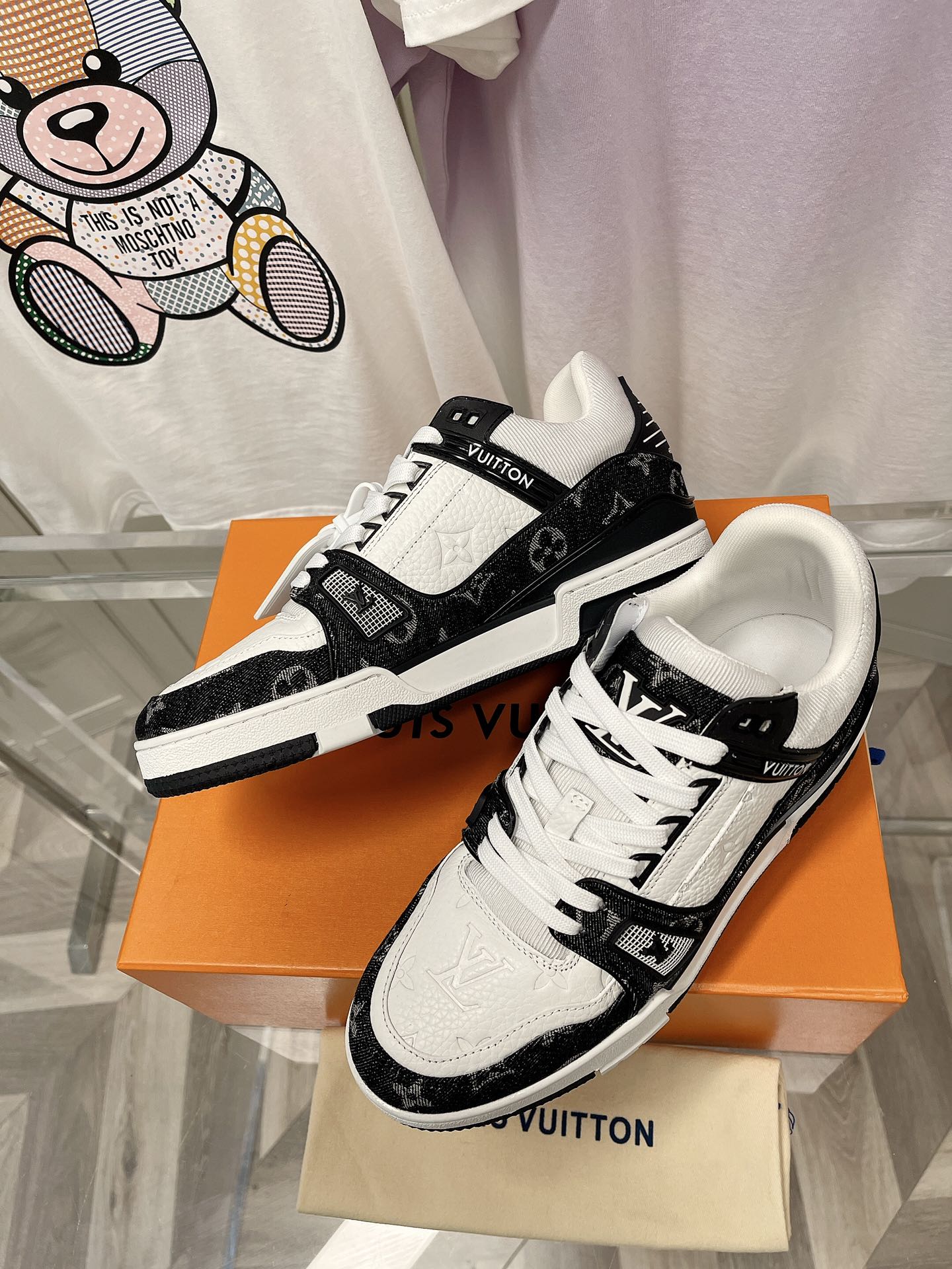 Louis Vuitton LV TRAINERS SNEAKER 2 - vstockx