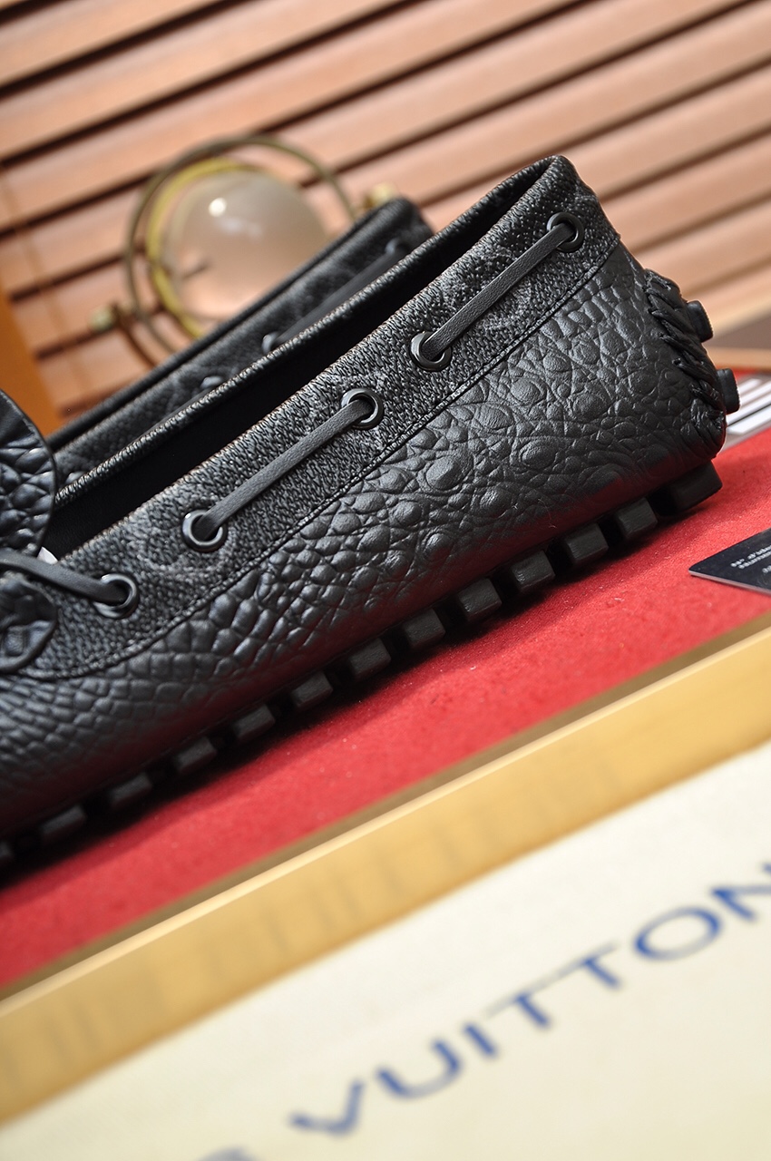 Louis Vuitton Leather Boots 6 - vstockx