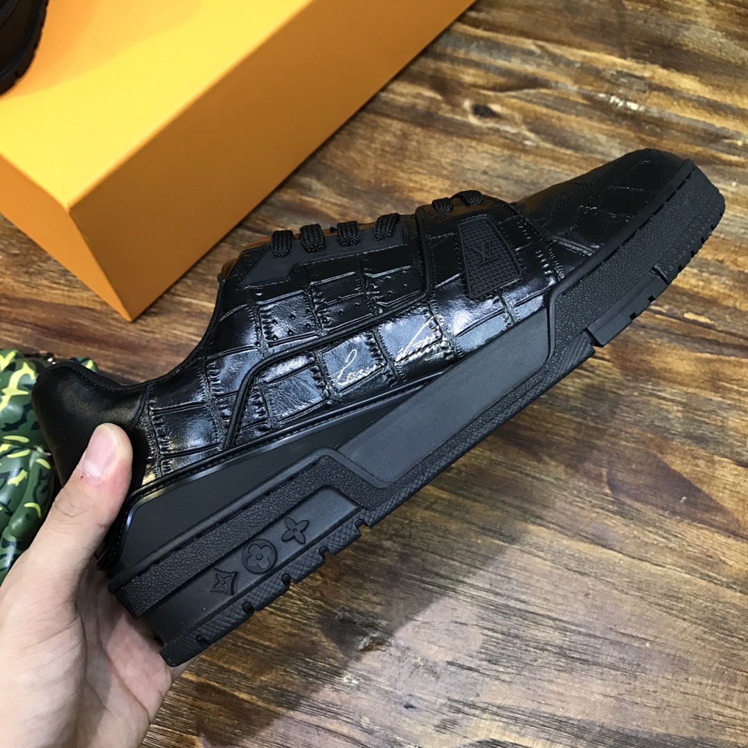 Louis Vuitton Trainer Sneakers 30 - vstockx