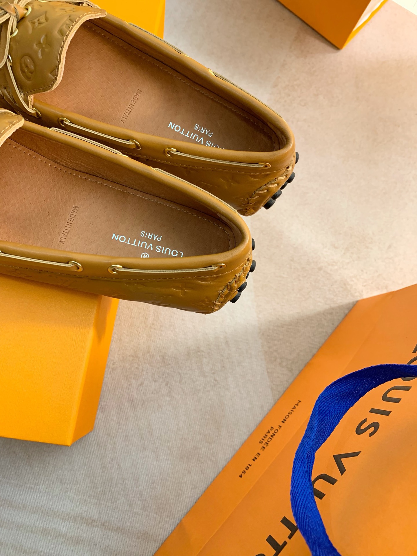 Louis Vuitton GLORIA FLAT LOAFERS WOMEN 11 - vstockx