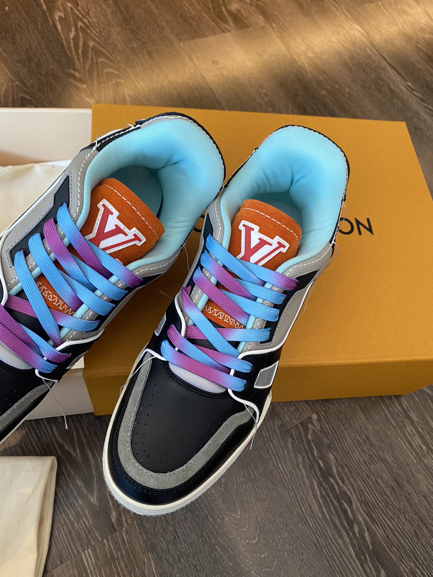 Louis Vuitton LV TRAINERS SNEAKER 9 - vstockx
