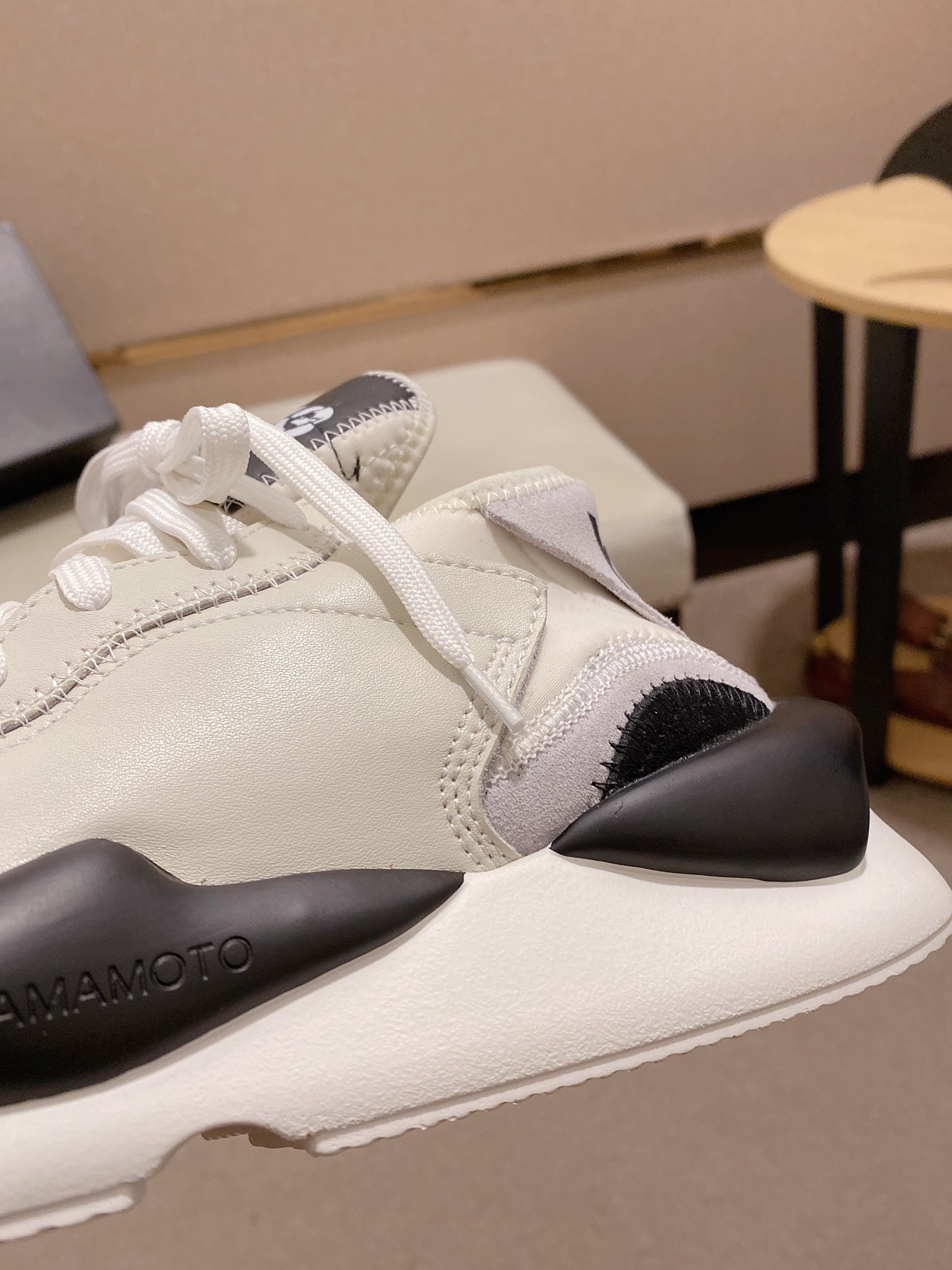 Y-3 Kaiwa Lace-Up Sneakers 23 - vstockx