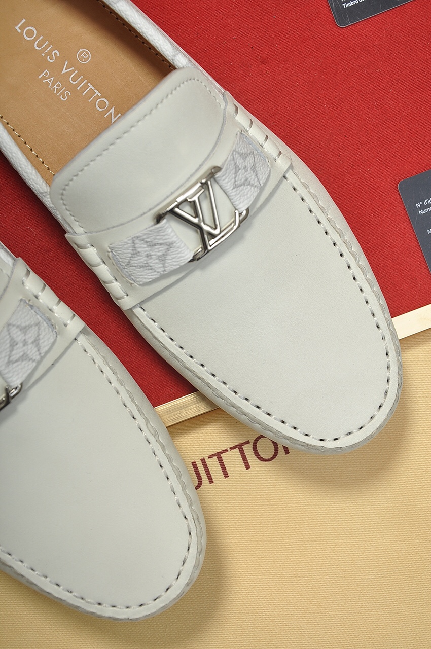 Louis Vuitton Leather Boots 11 - vstockx