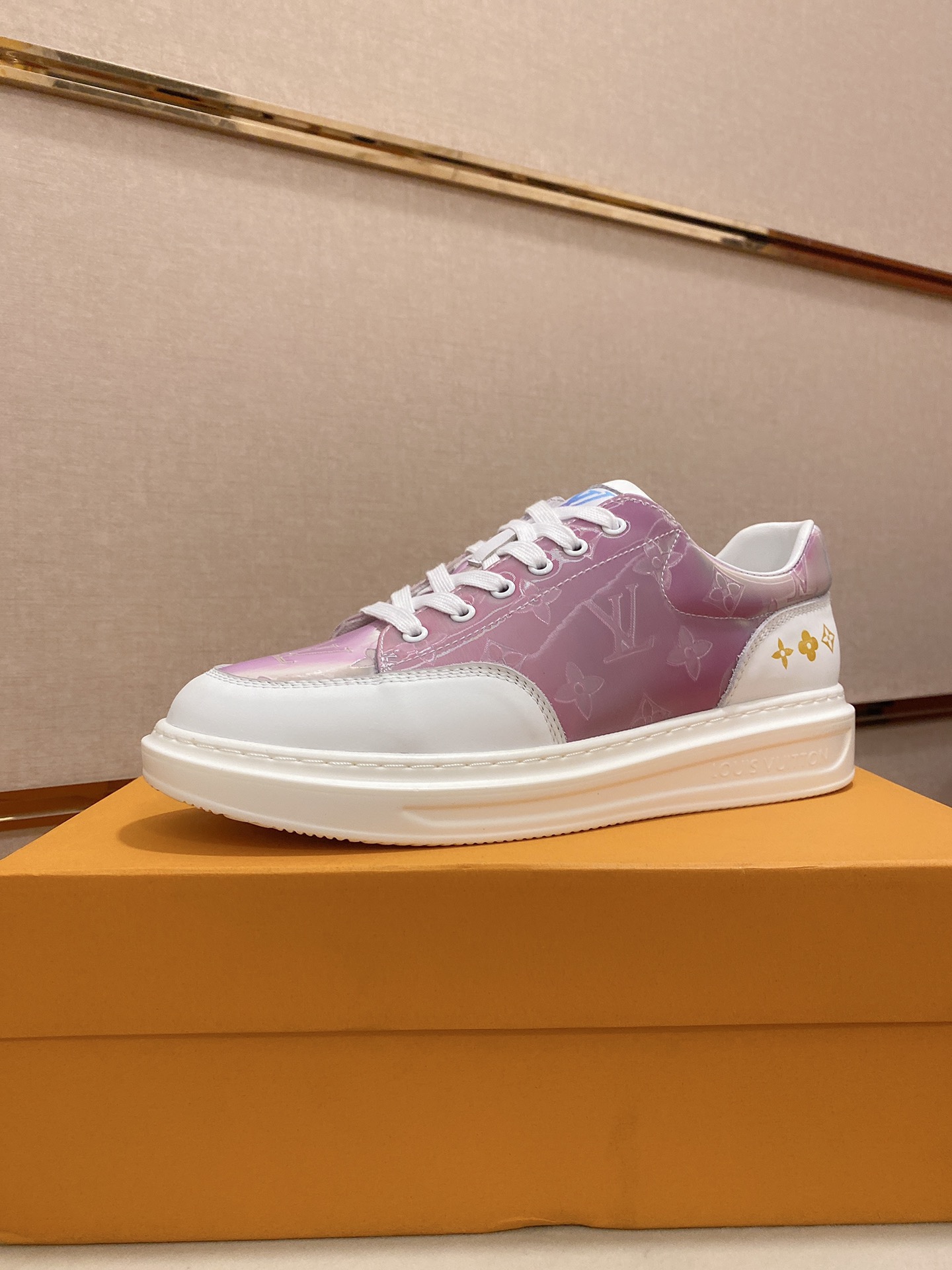 Louis Vuitton Low Top sneaker 112 - vstockx
