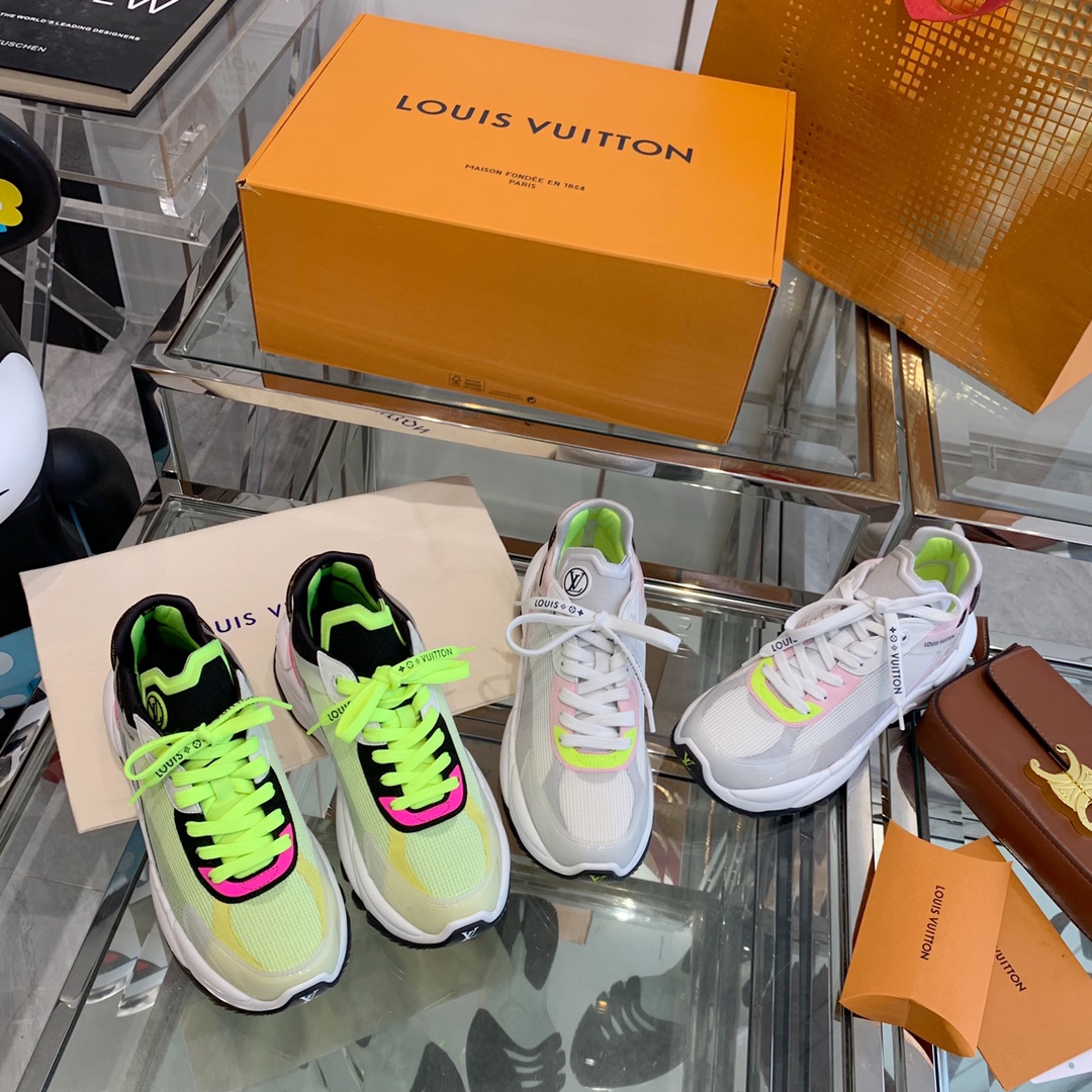Louis Vuitton RUN 55 TRAINERS SNEAKER 3 - vstockx