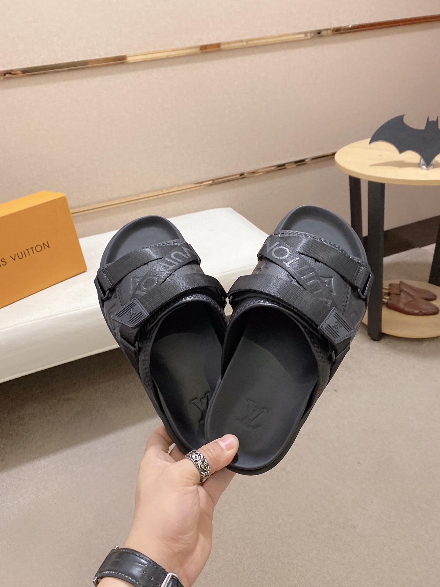 Louis Vuitton Honolulu Sneaker 6 - vstockx