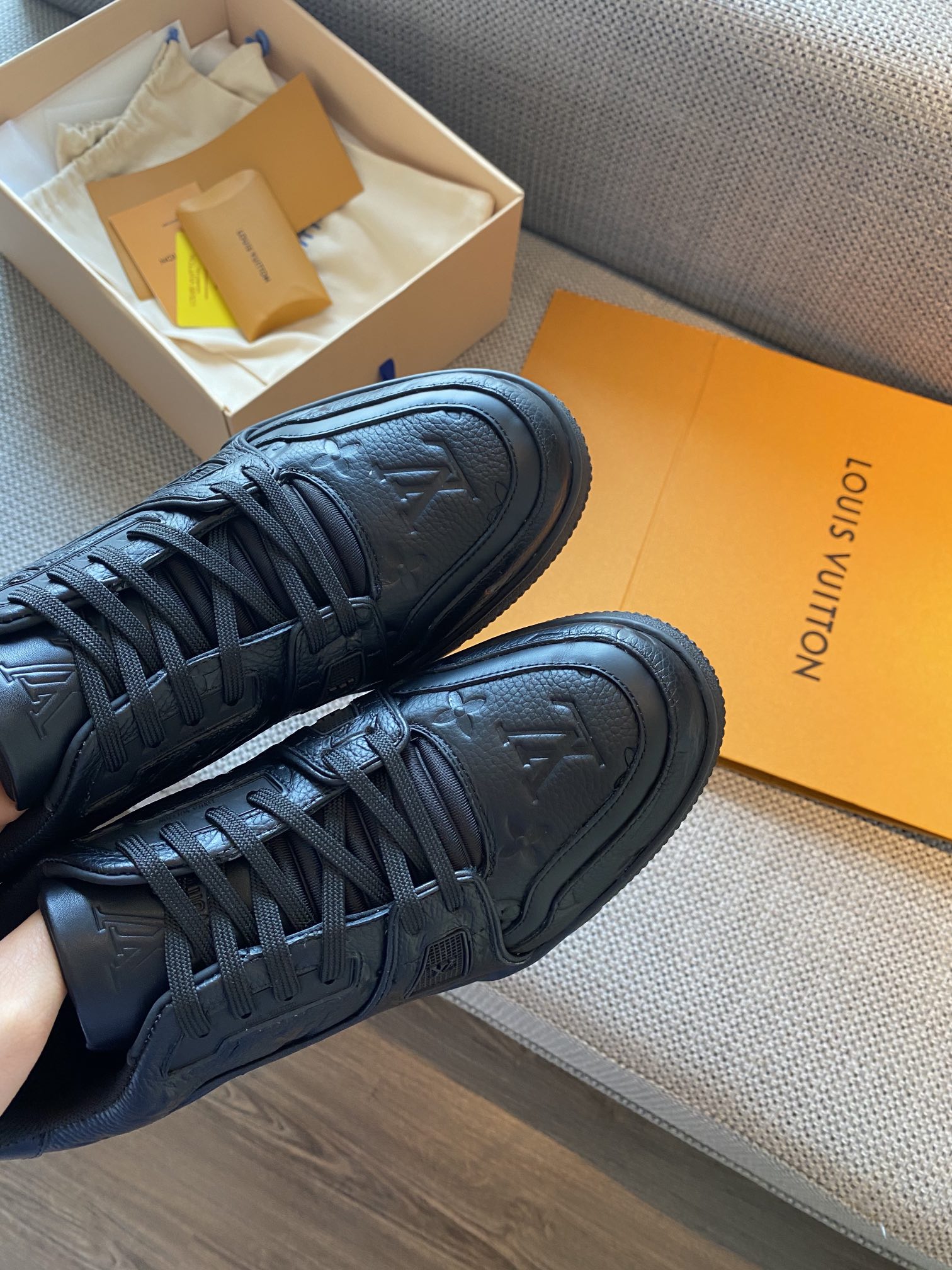 Louis Vuitton LV TRAINERS SNEAKER 9 - vstockx