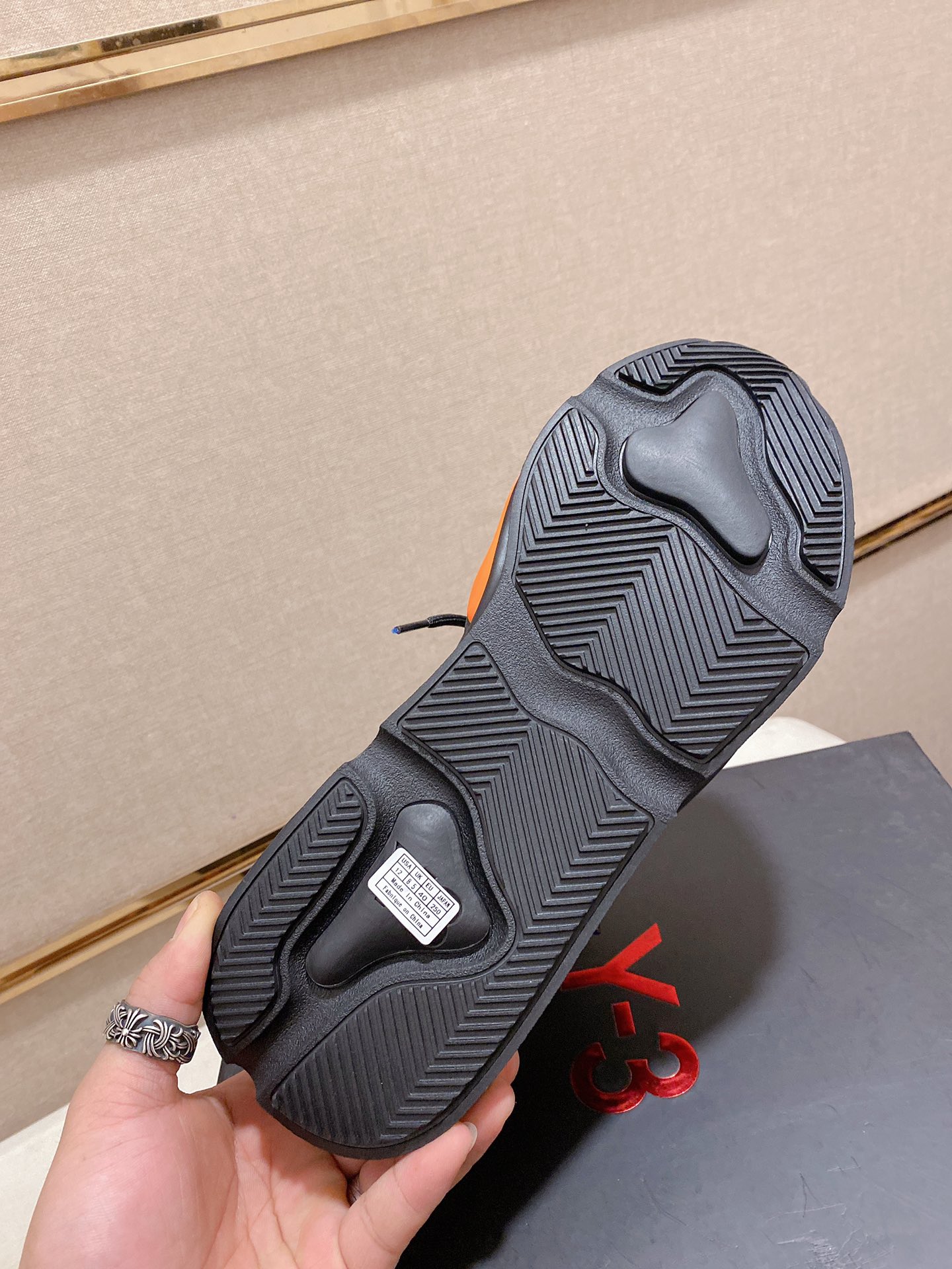 Y-3 Kaiwa Lace-Up Sneakers 7 - vstockx