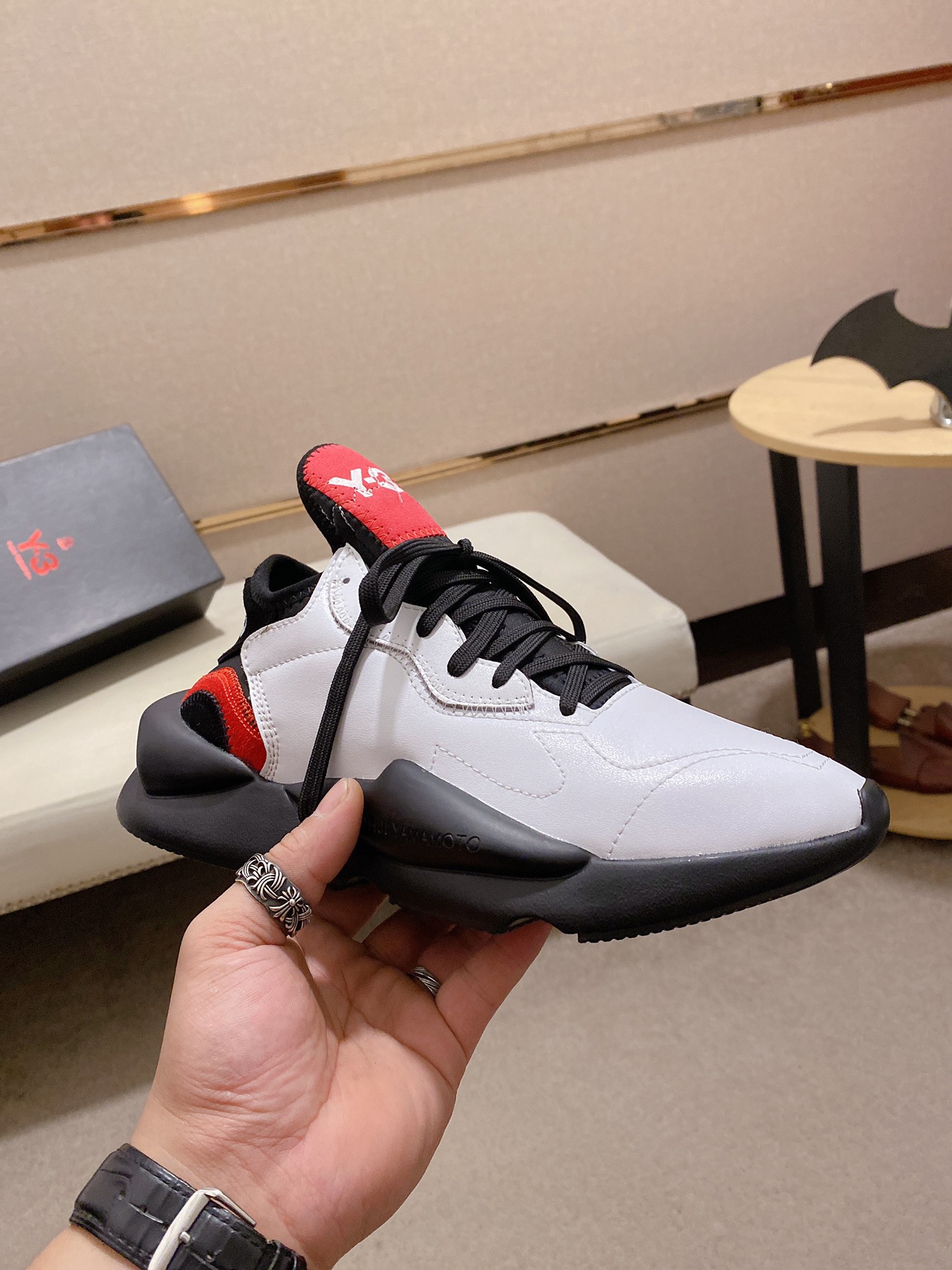 Y-3 Kaiwa Lace-Up Sneakers 20 - vstockx