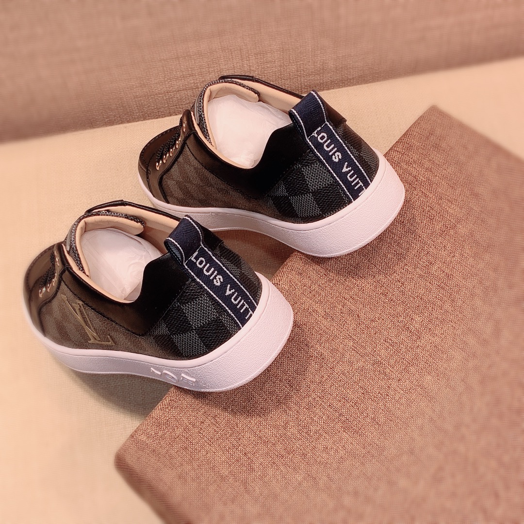 Louis Vuitton Low Top sneaker 100 - vstockx