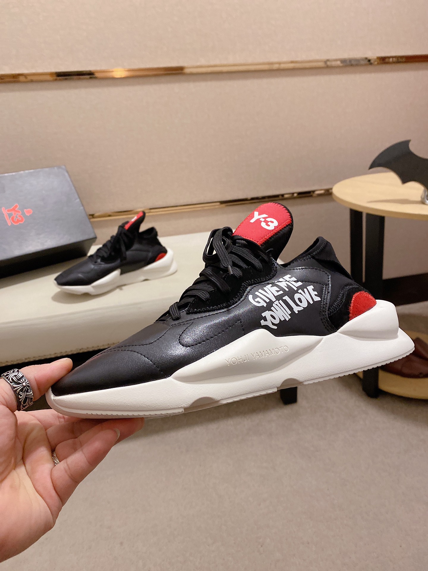 Y-3 Kaiwa Lace-Up Sneakers 19 - vstockx