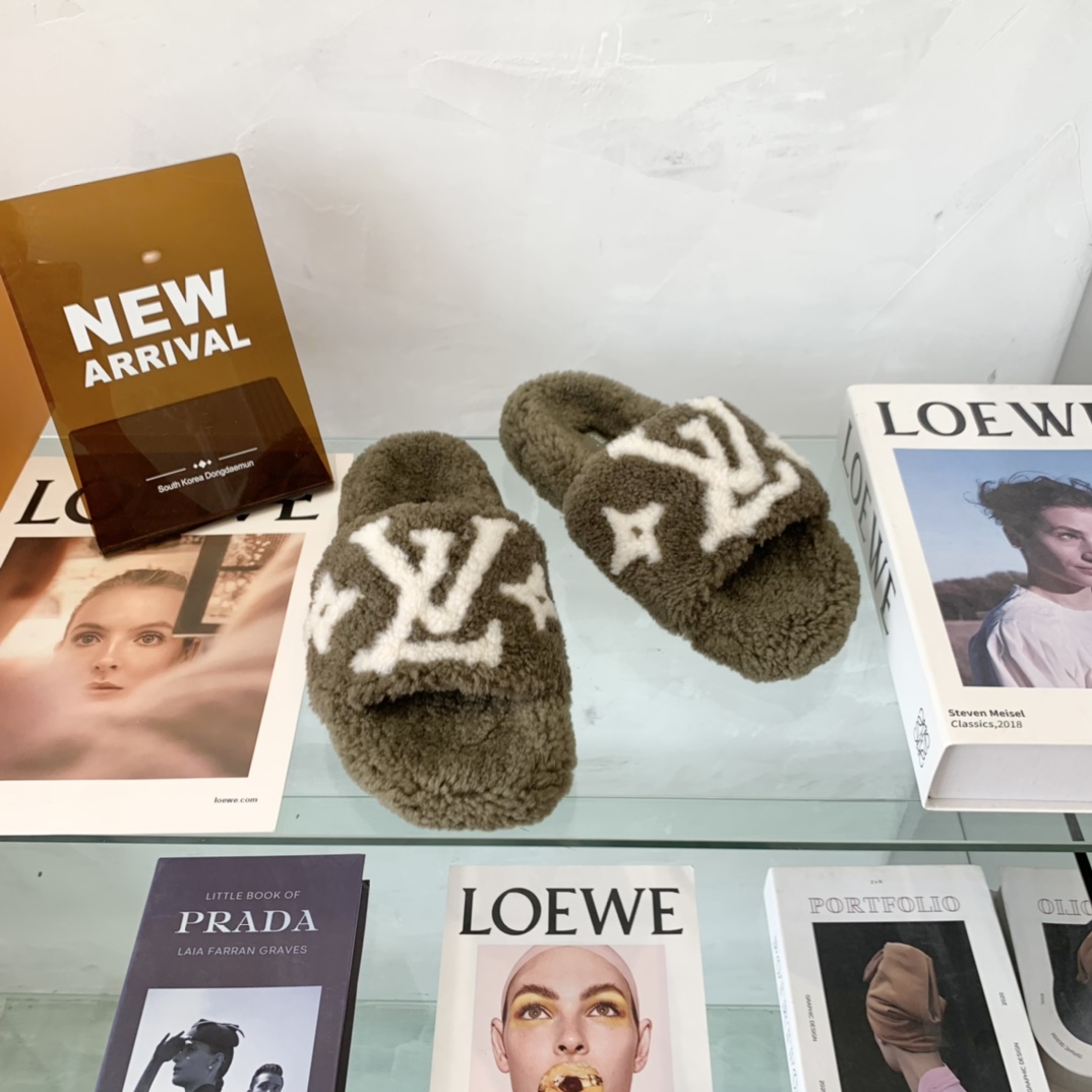 Louis Vuitton GLORIA FLAT LOAFERS WOMEN 12 - vstockx