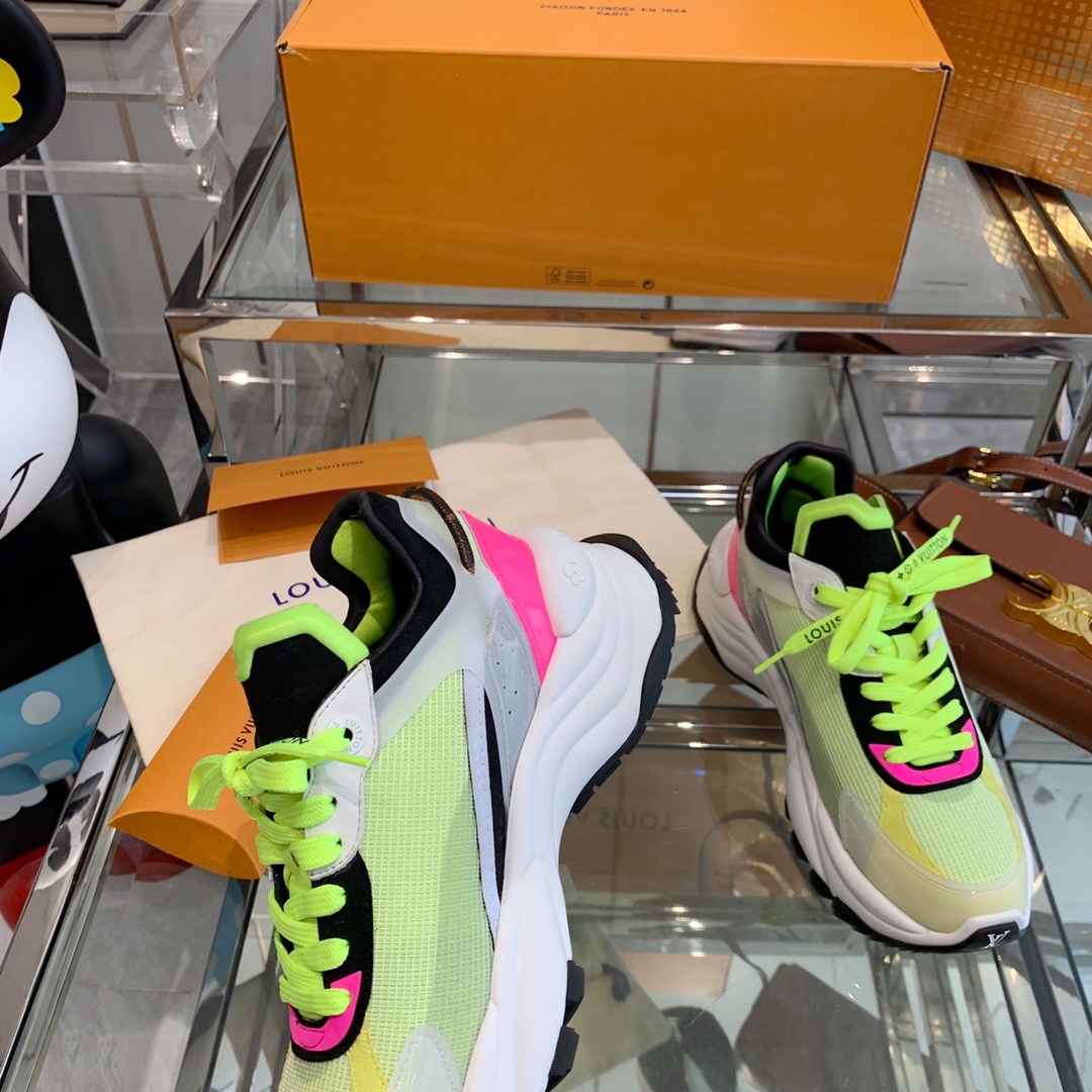 Louis Vuitton RUN 55 TRAINERS SNEAKER 3 - vstockx