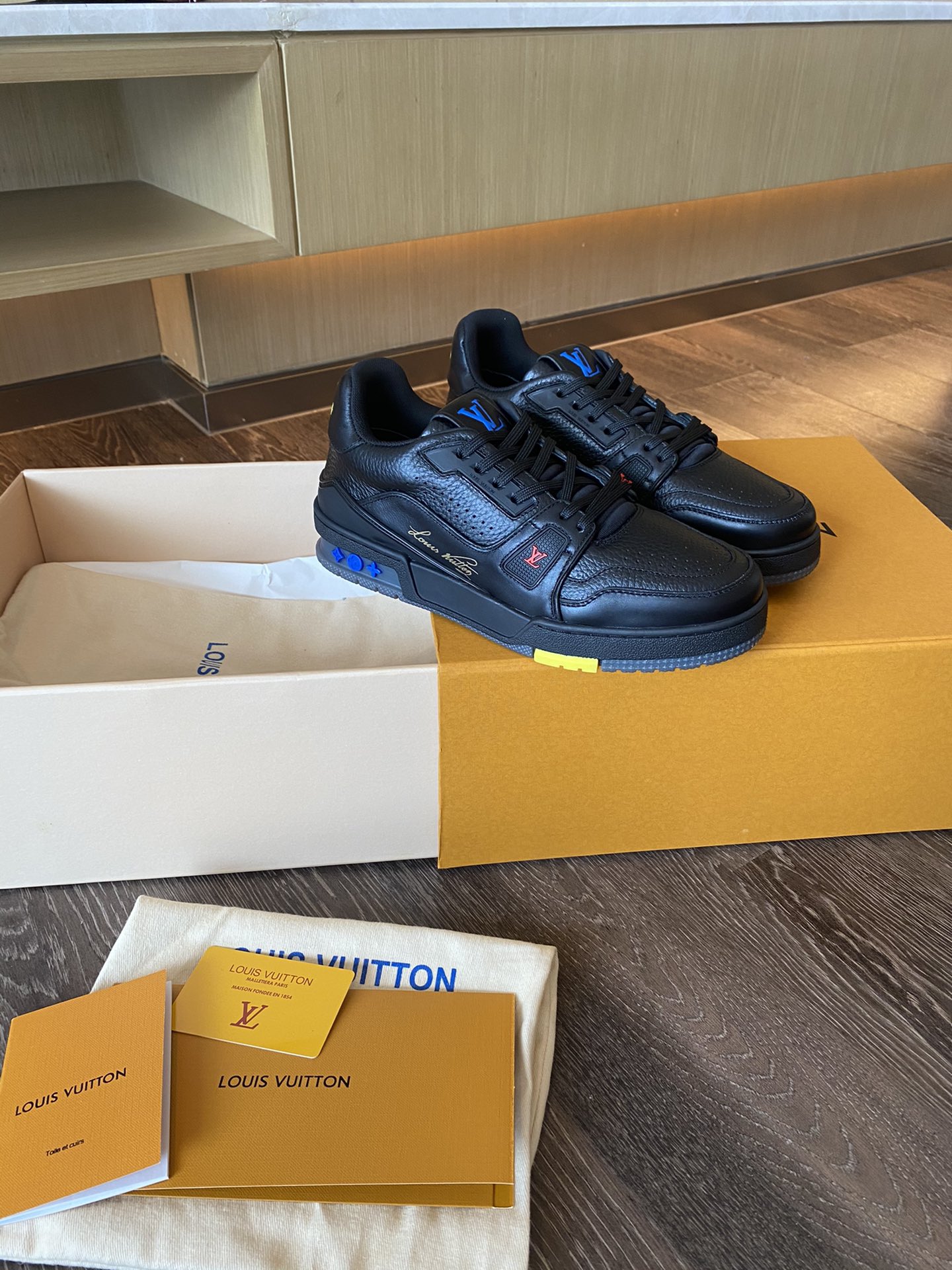 Louis Vuitton LV TRAINERS SNEAKER 9 - vstockx