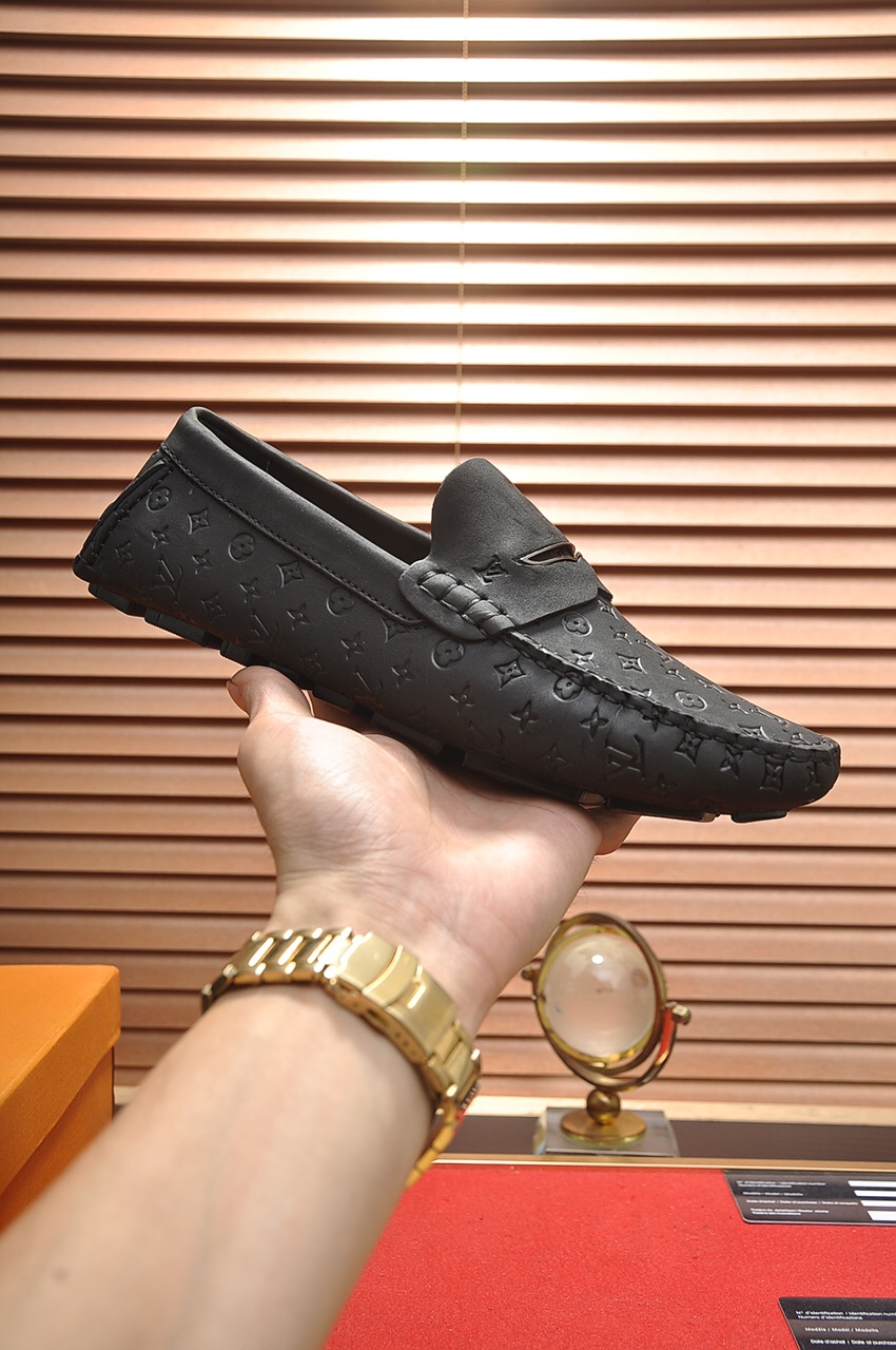 Louis Vuitton Leather Boots 26 - vstockx