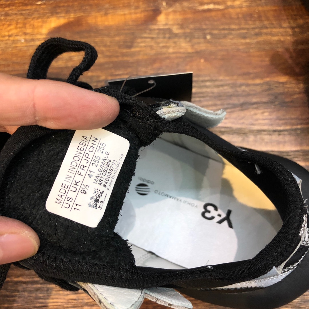 Y-3 Kaiwa Lace-Up Sneakers 33 - vstockx