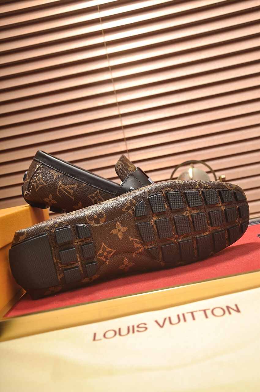 Louis Vuitton Leather Boots 32 - vstockx
