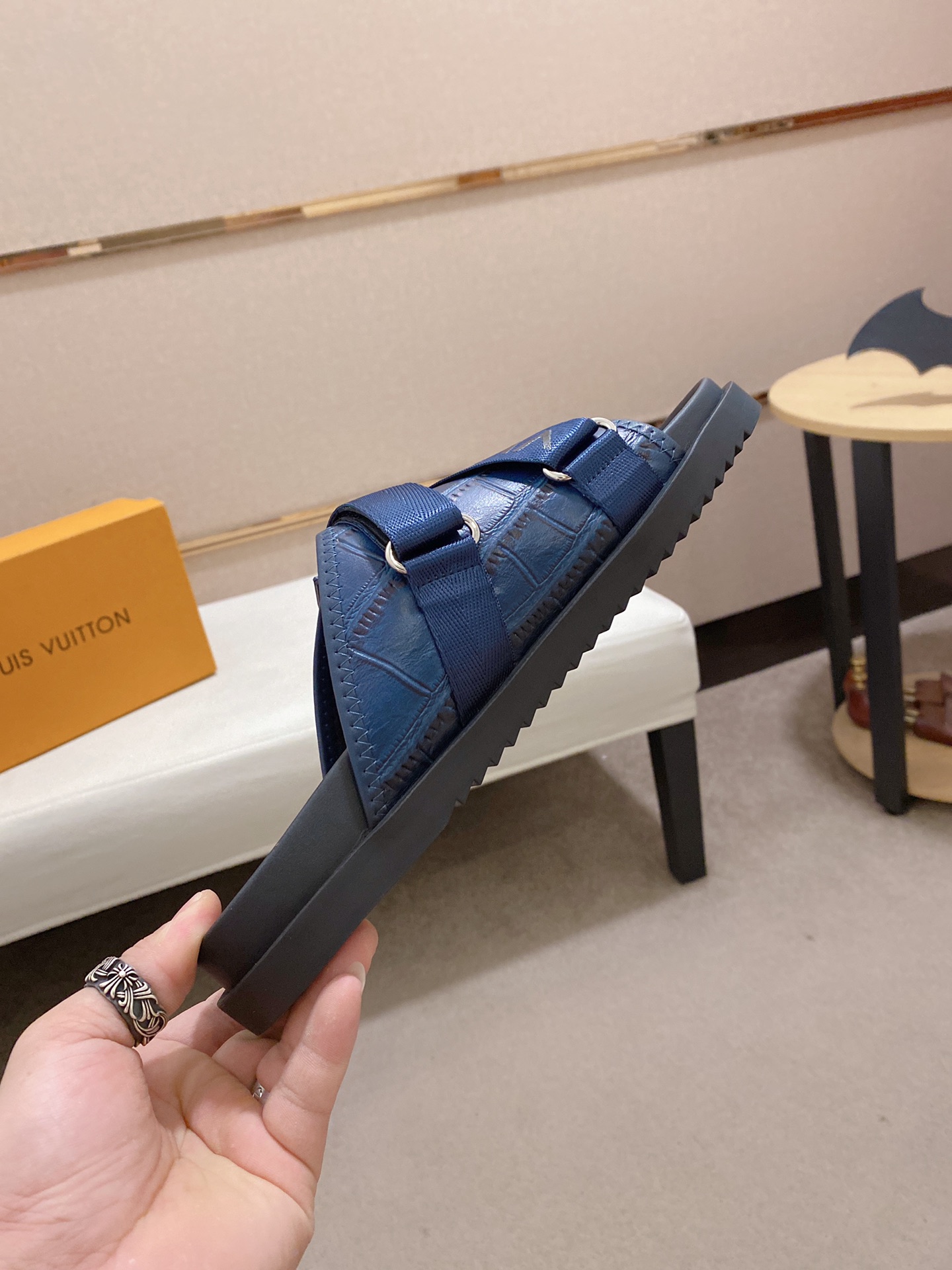 Louis Vuitton Honolulu Sneaker 2 - vstockx