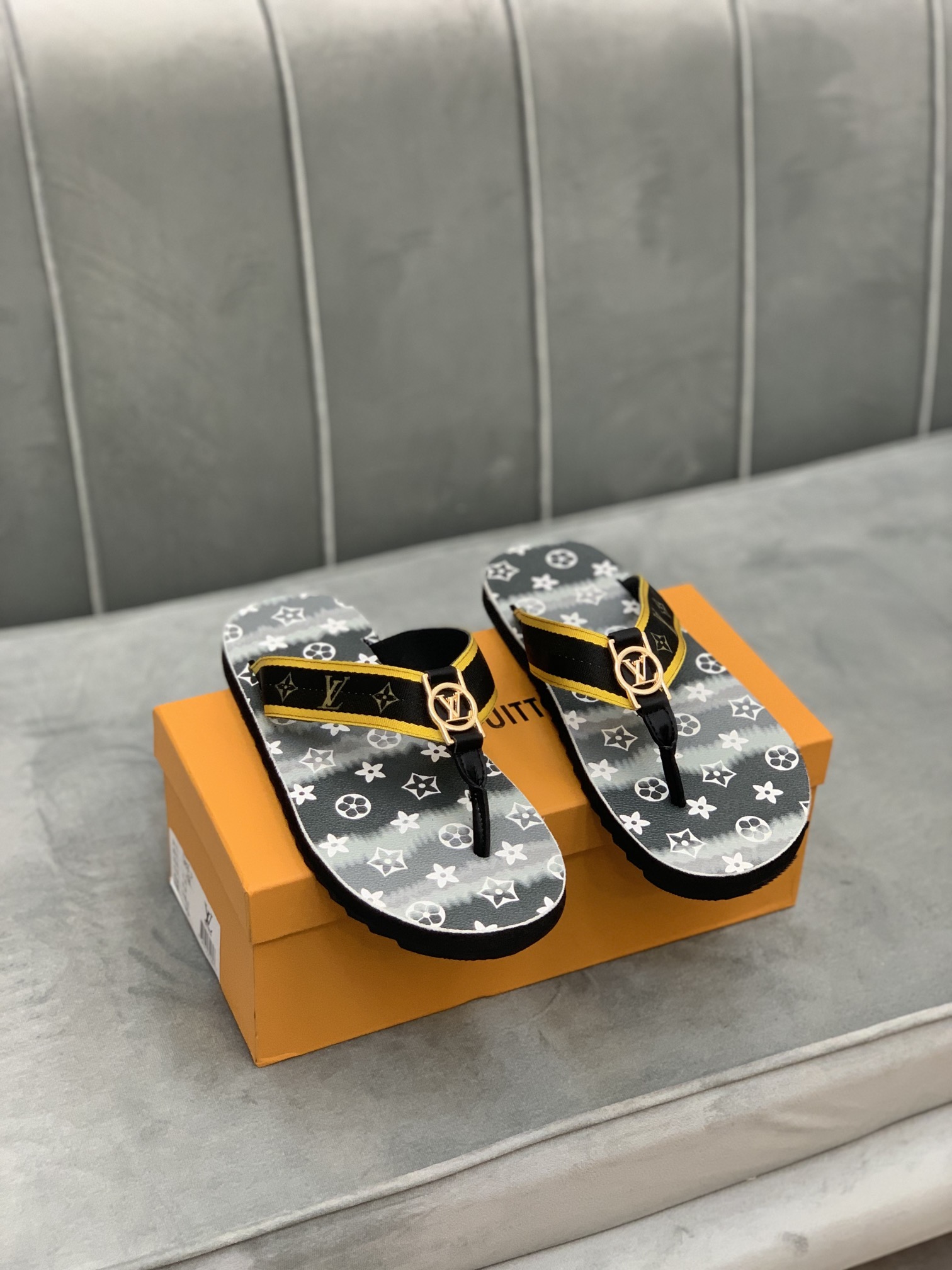 Louis Vuitton Slipper 39 - vstockx