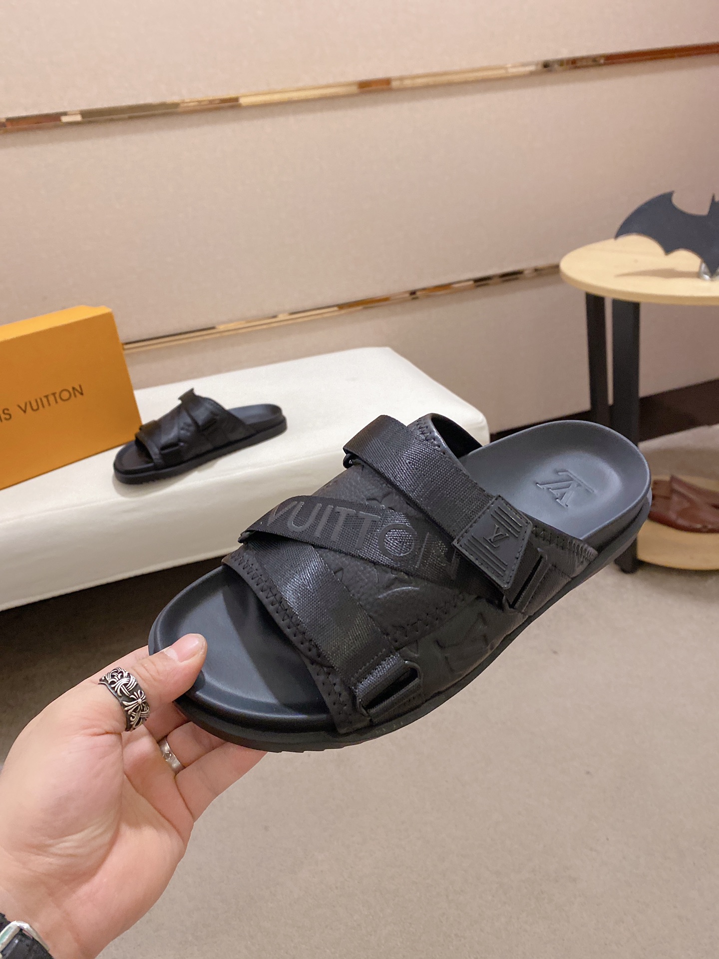 Louis Vuitton Honolulu Sneaker 6 - vstockx