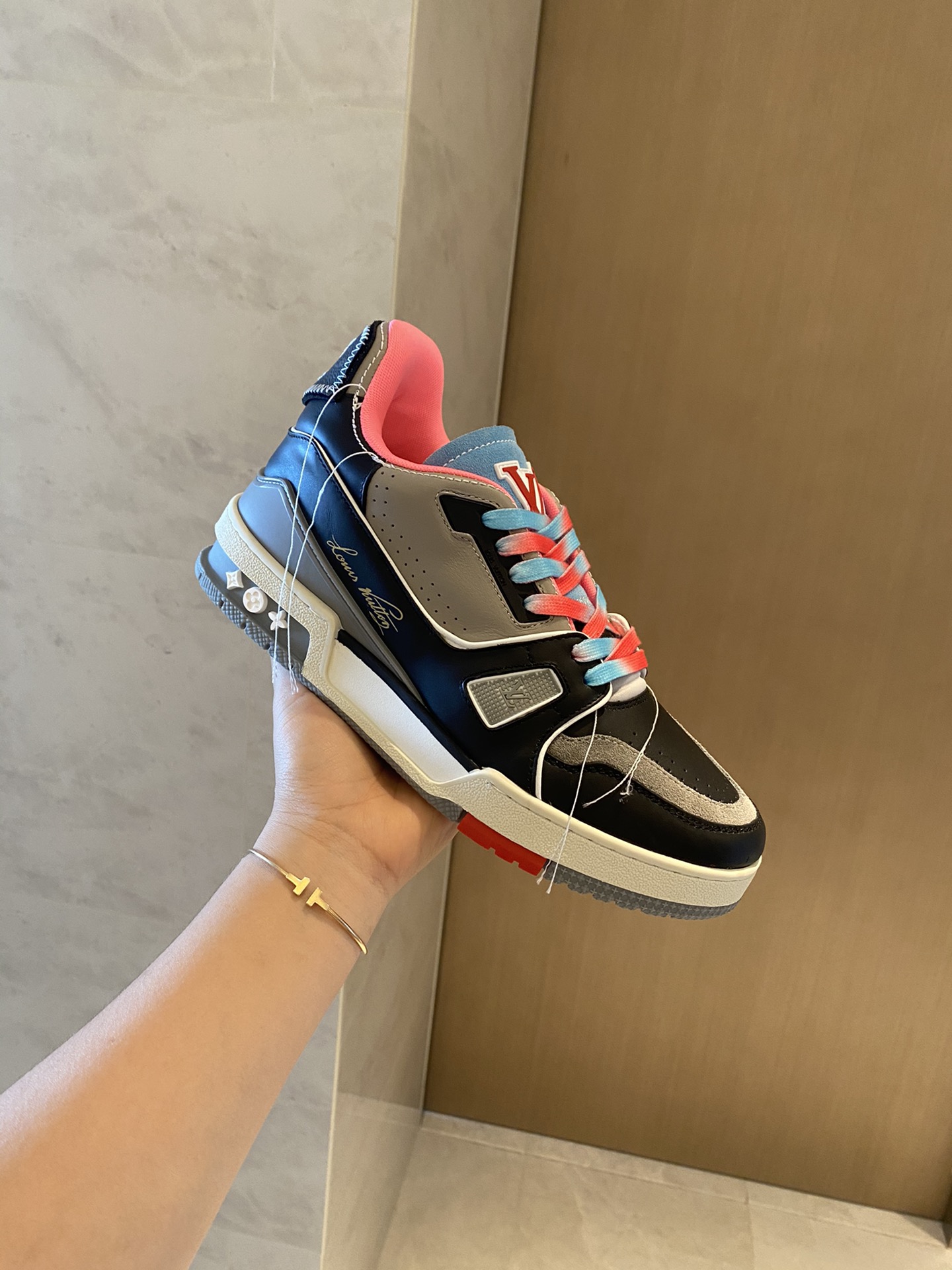 Louis Vuitton LV TRAINERS SNEAKER 9 - vstockx