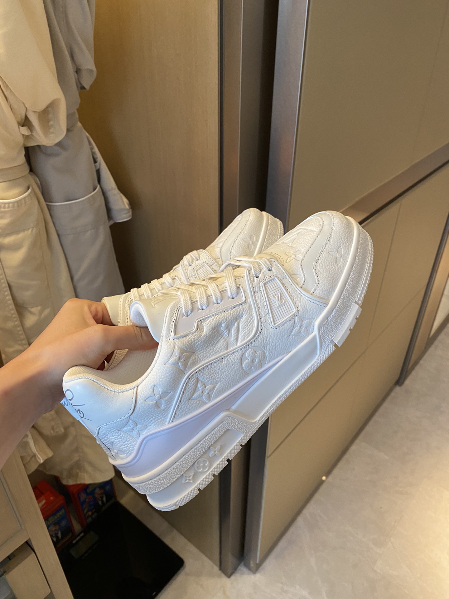 Louis Vuitton LV TRAINERS SNEAKER 9 - vstockx