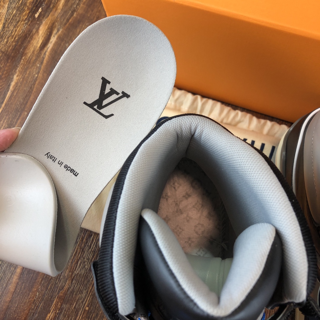 Louis Vuitton Trainer Sneakers 14 - vstockx