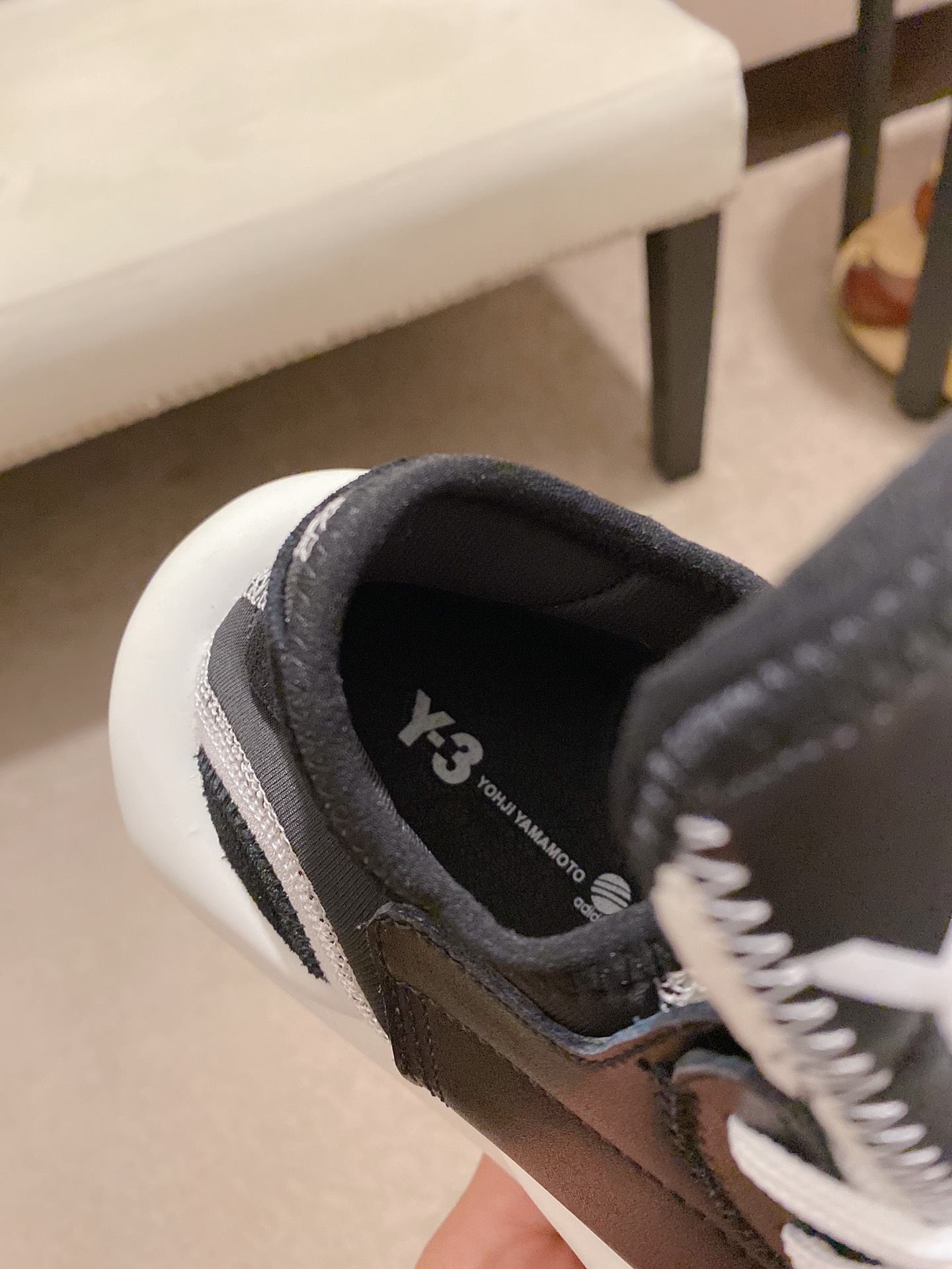 Y-3 Kaiwa Lace-Up Sneakers 24 - vstockx