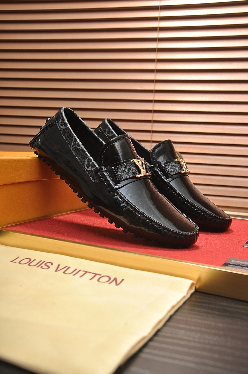 Louis Vuitton Leather Boots 18 - vstockx