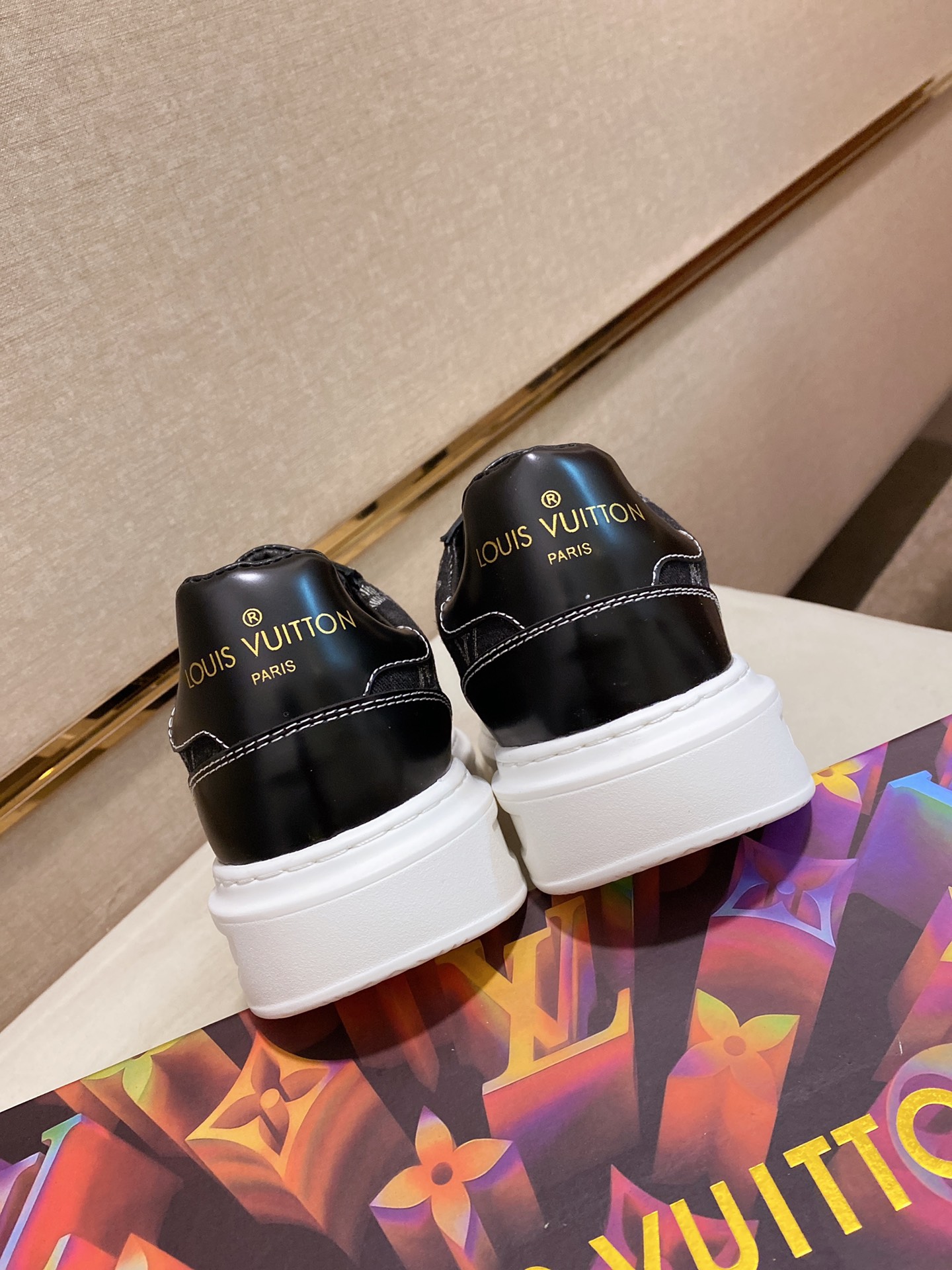 Louis Vuitton Low Top sneaker 107 - vstockx