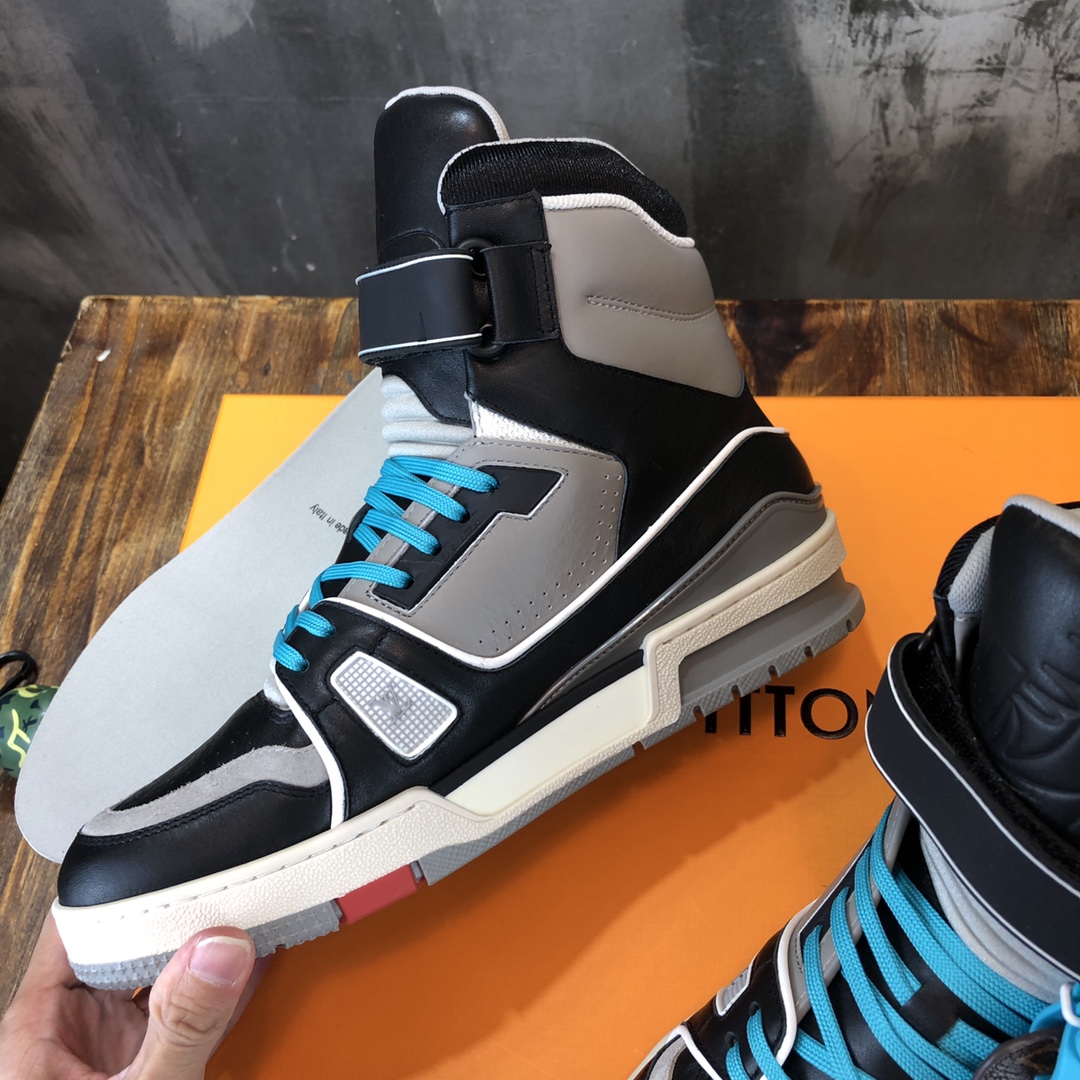 Louis Vuitton Trainer Sneakers 19 - vstockx