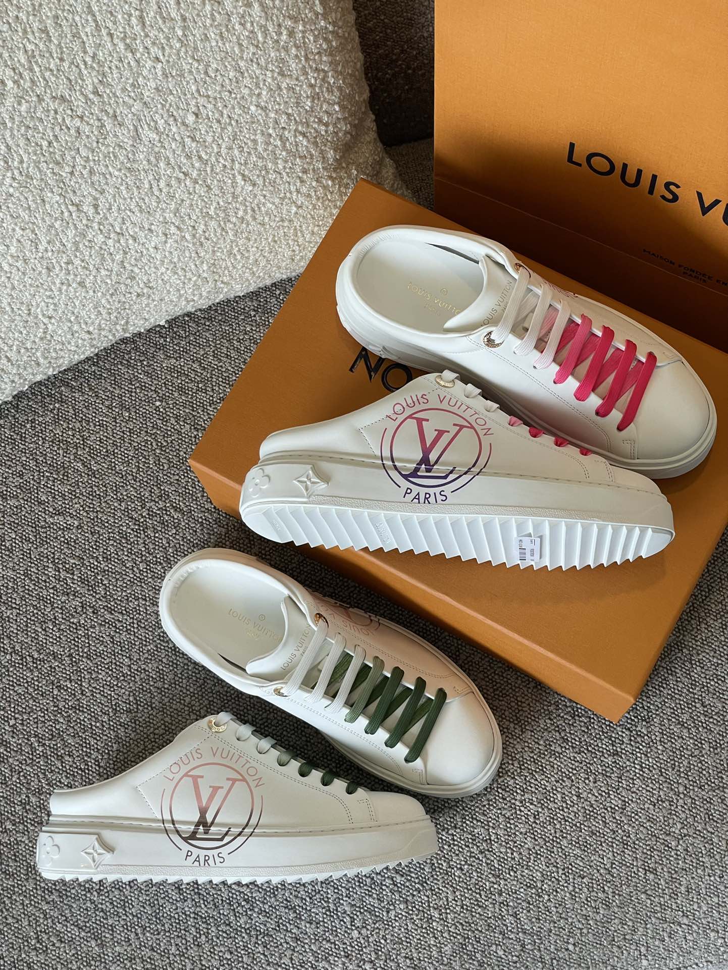 Louis Vuitton TIME OUT TRAINERS 1 - vstockx