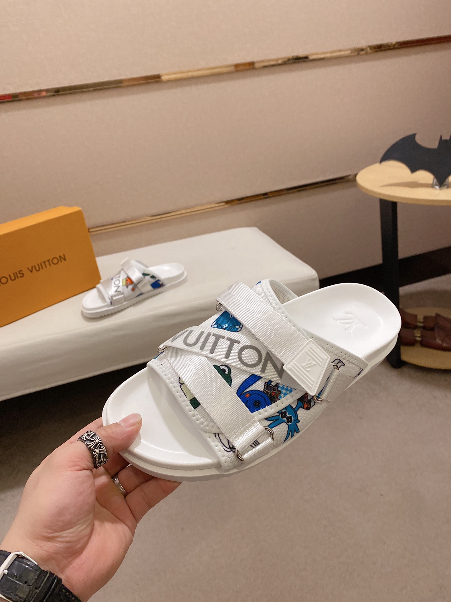 Louis Vuitton Honolulu Sneaker 9 - vstockx