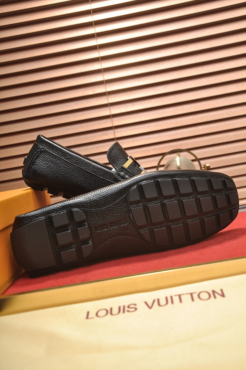 Louis Vuitton Leather Boots 27 - vstockx