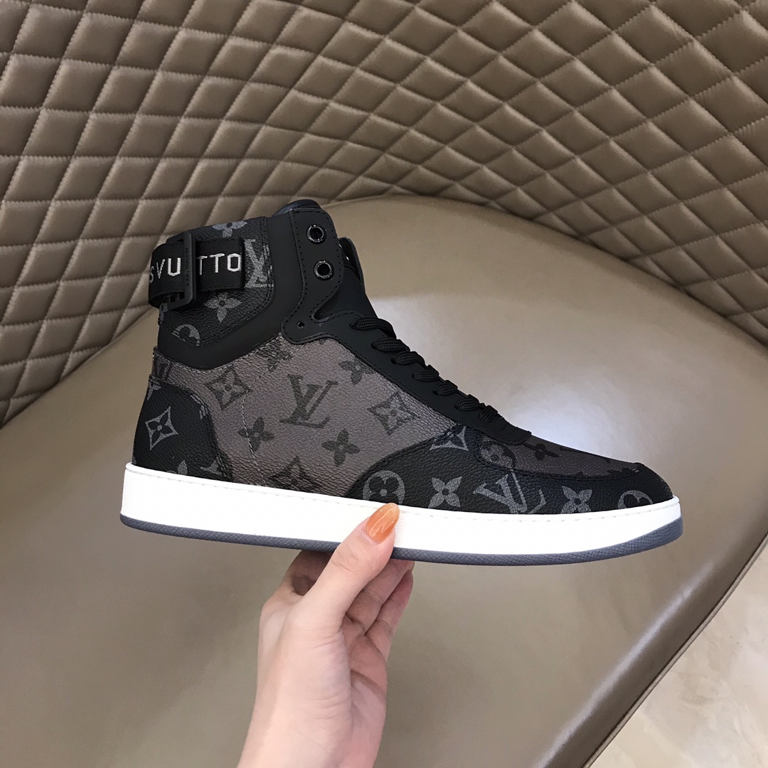 Louis Vuitton Rivoli sneaker 8 - vstockx