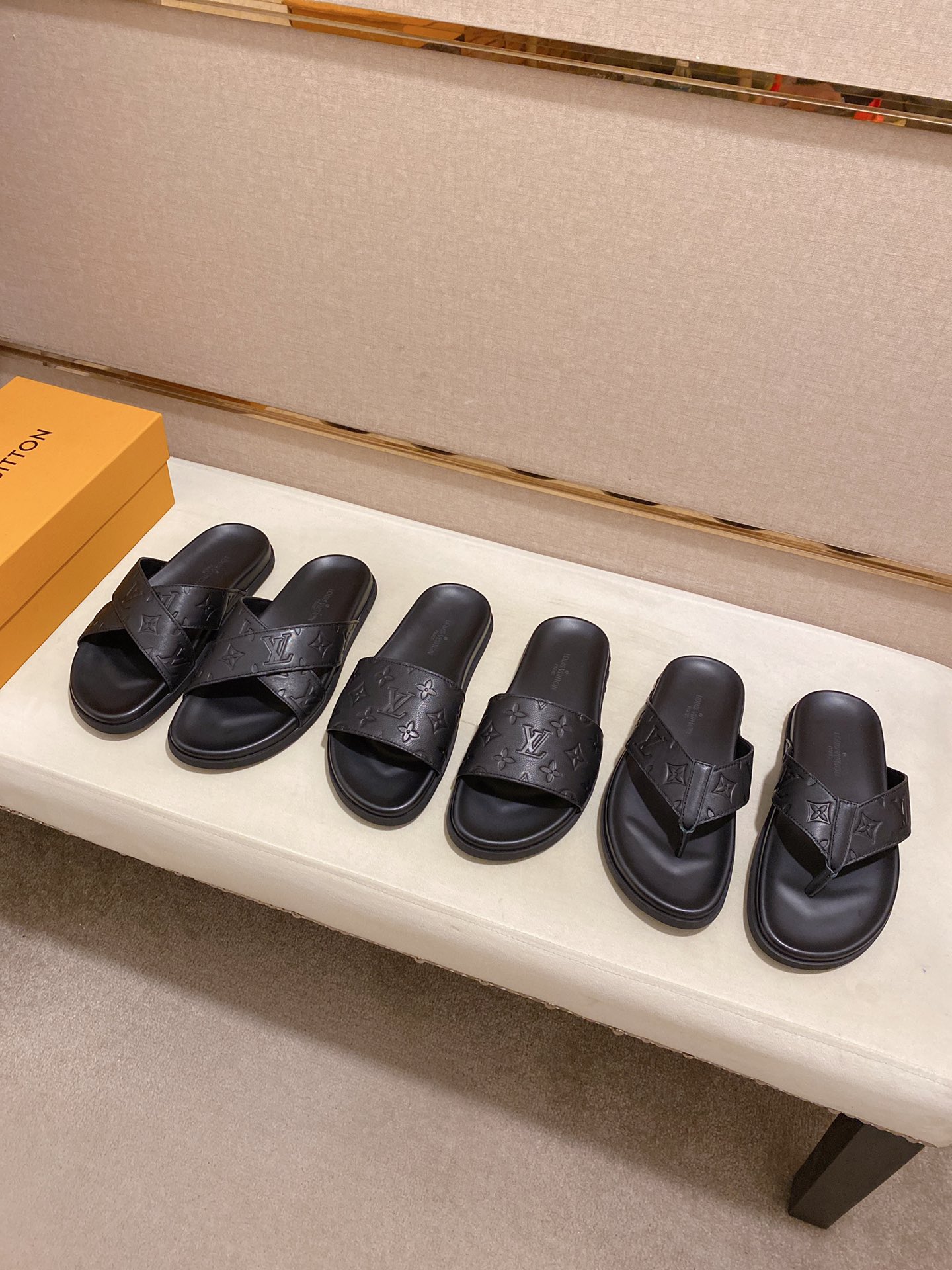 Louis Vuitton Slipper 9 - vstockx