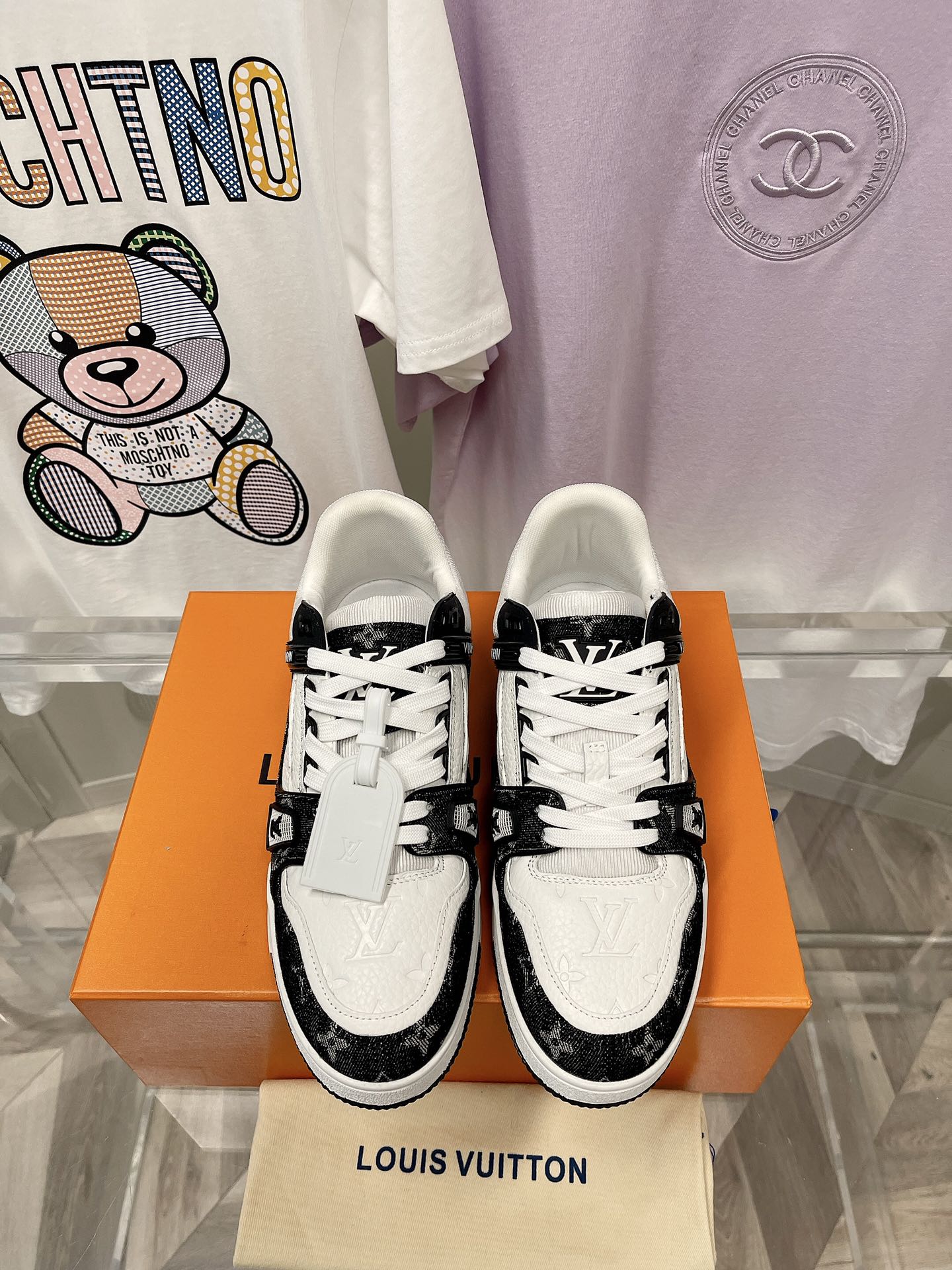 Louis Vuitton LV TRAINERS SNEAKER 2 - vstockx