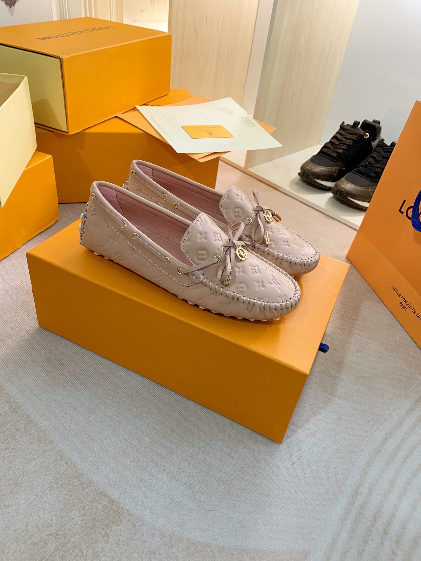 Louis Vuitton GLORIA FLAT LOAFERS WOMEN 11 - vstockx
