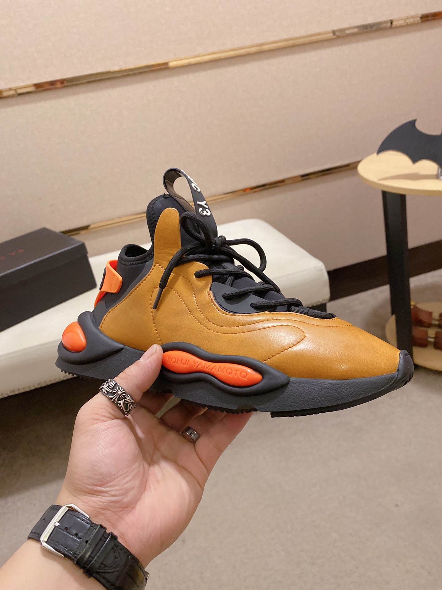 Y-3 Kaiwa Lace-Up Sneakers 4 - vstockx