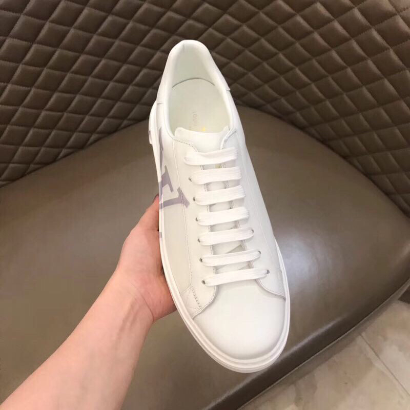 Louis Vuitton Low Top sneaker 22 - vstockx