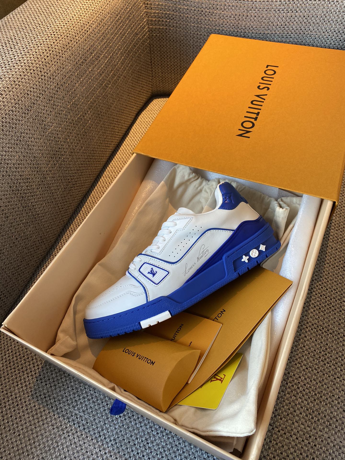 Louis Vuitton LV TRAINERS SNEAKER 9 - vstockx