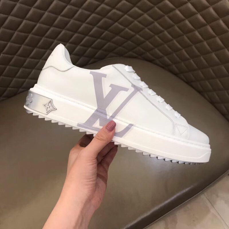 Louis Vuitton Low Top sneaker 22 - vstockx
