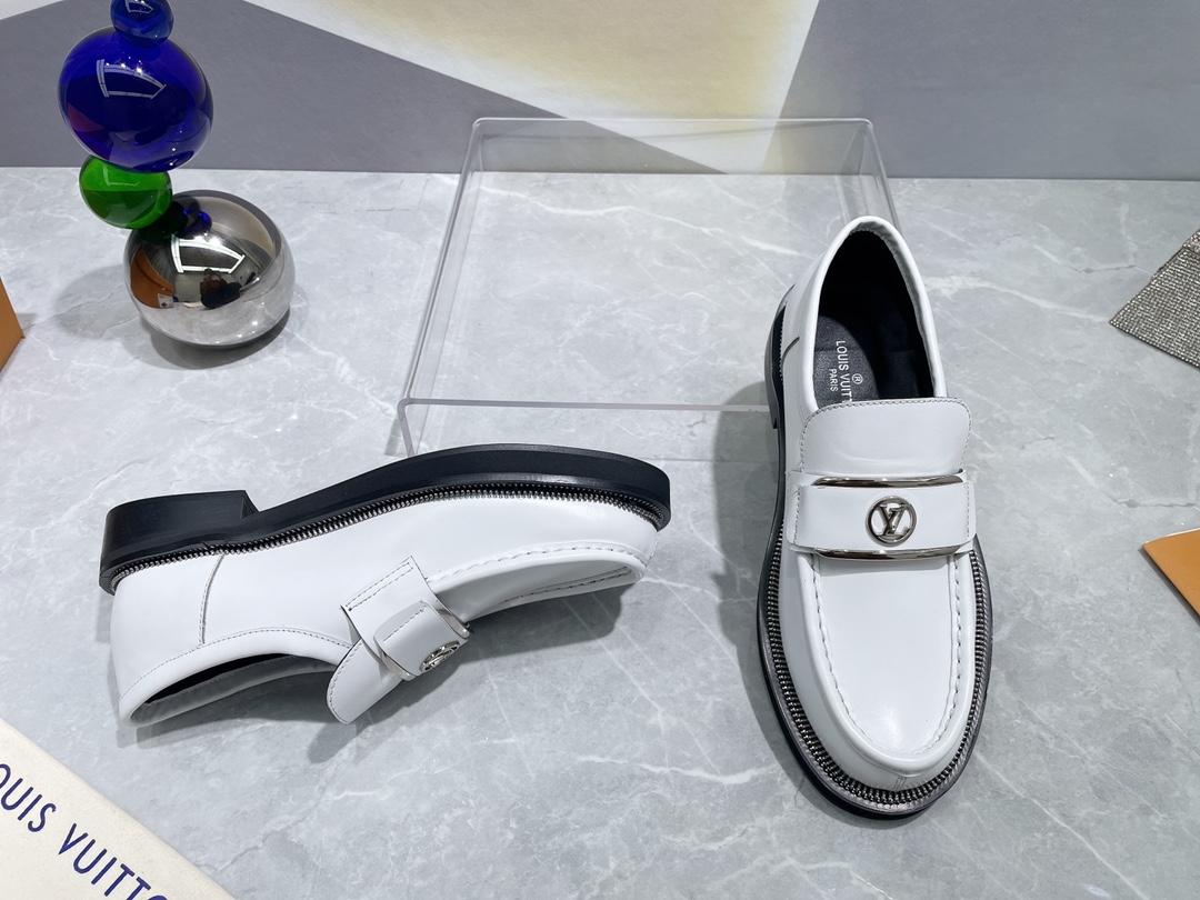 Louis Vuitton shoes WOMEN 3 - vstockx