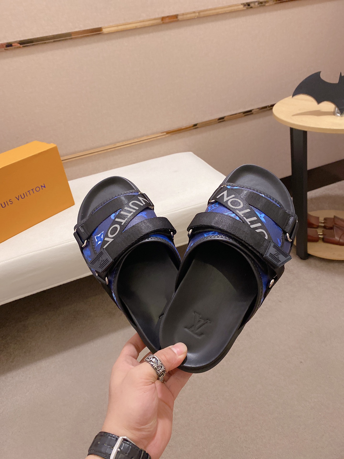 Louis Vuitton Honolulu Sneaker 15 - vstockx